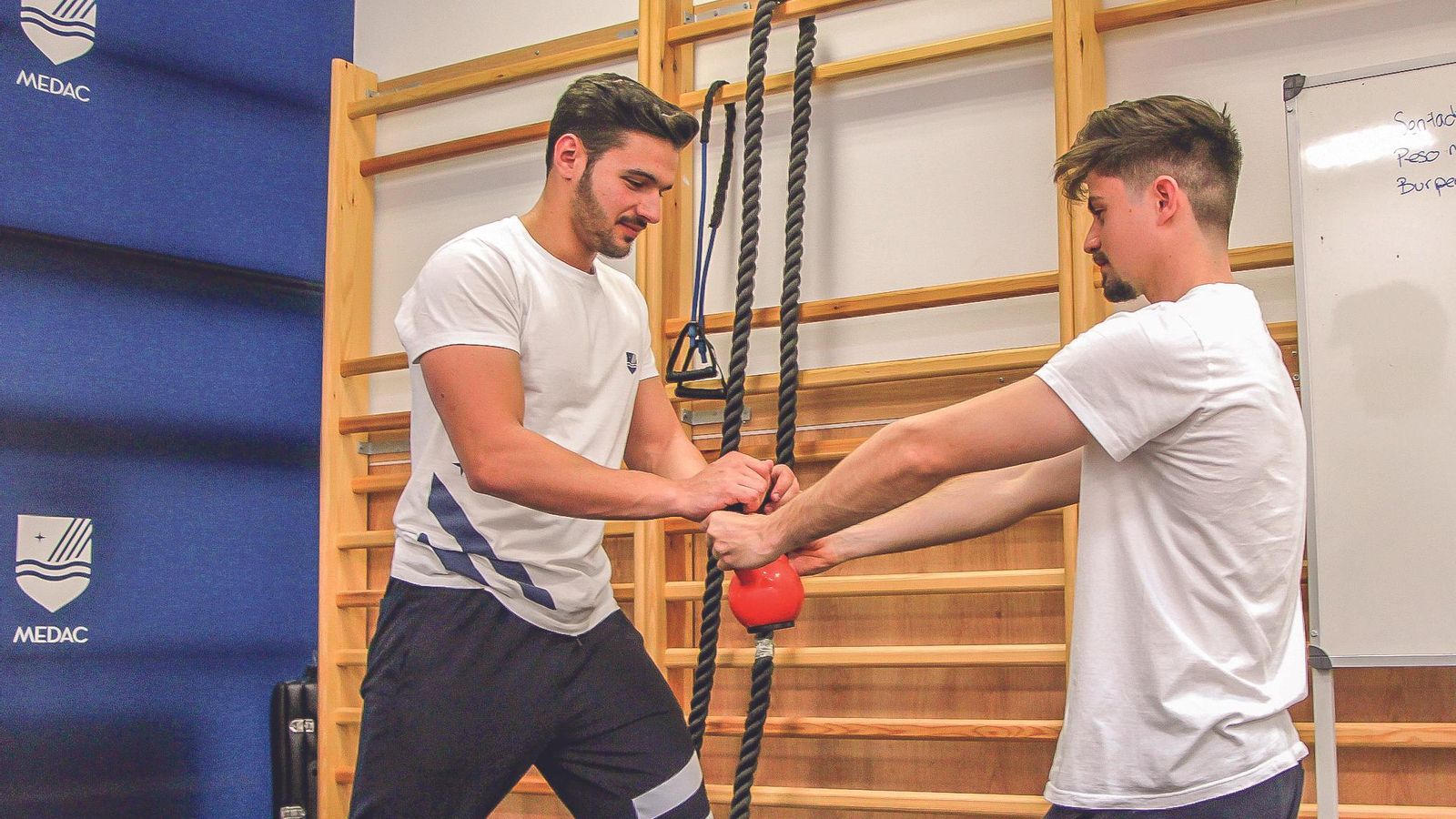 Alumnos del FP en acondicionamiento Físico, durante una clase