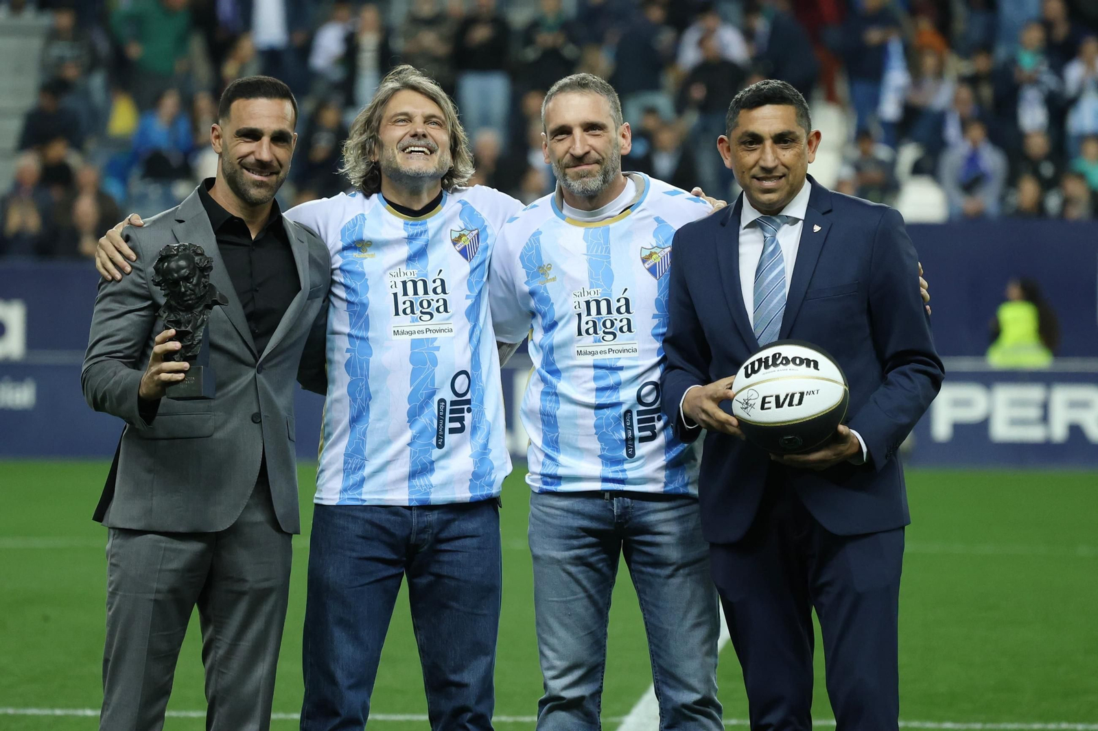 El homenaje al Unicaja y Salva Reina, en fotos