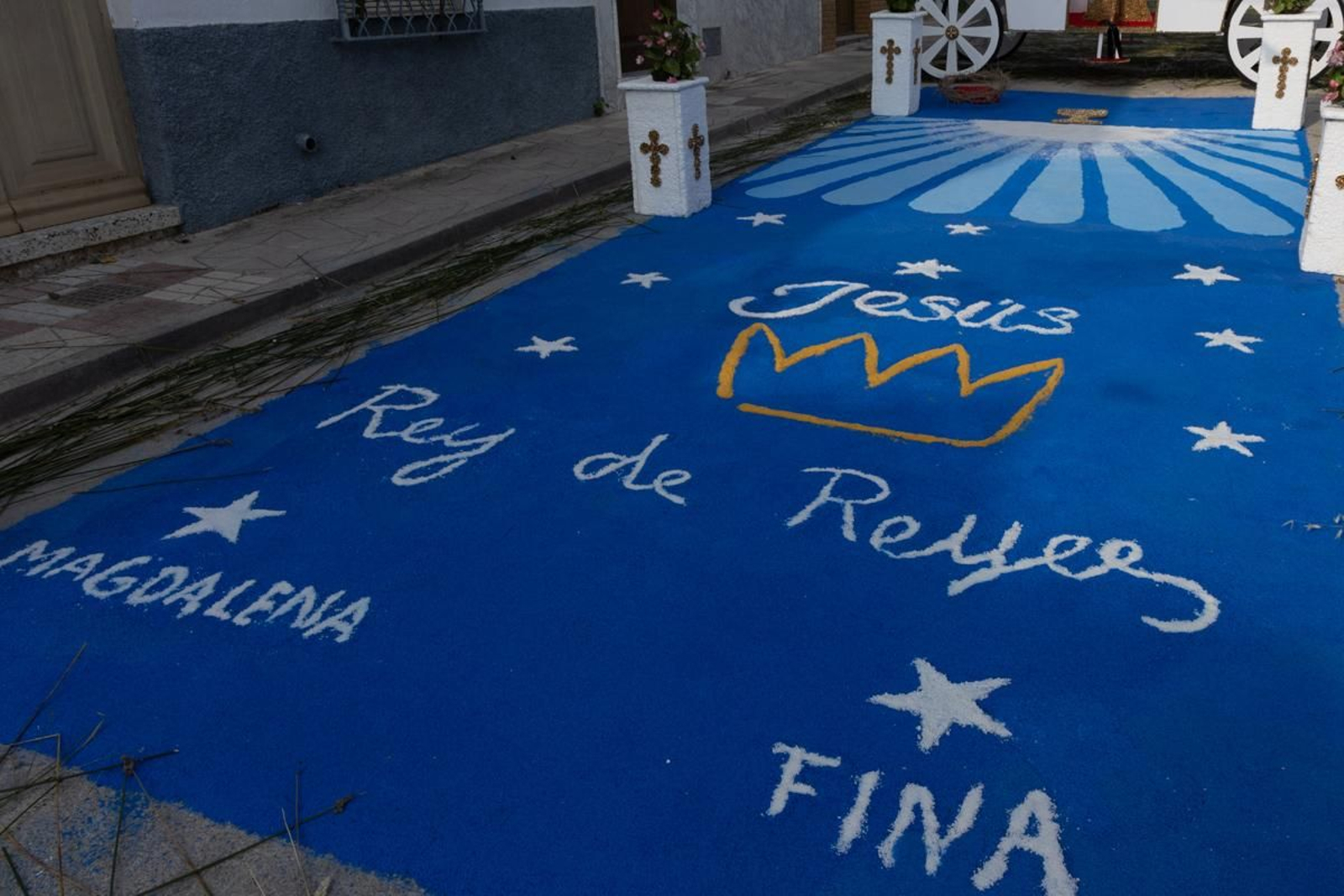 Los vecinos de Villardompardo exponen las obras de su Corpus un año más, en imágenes