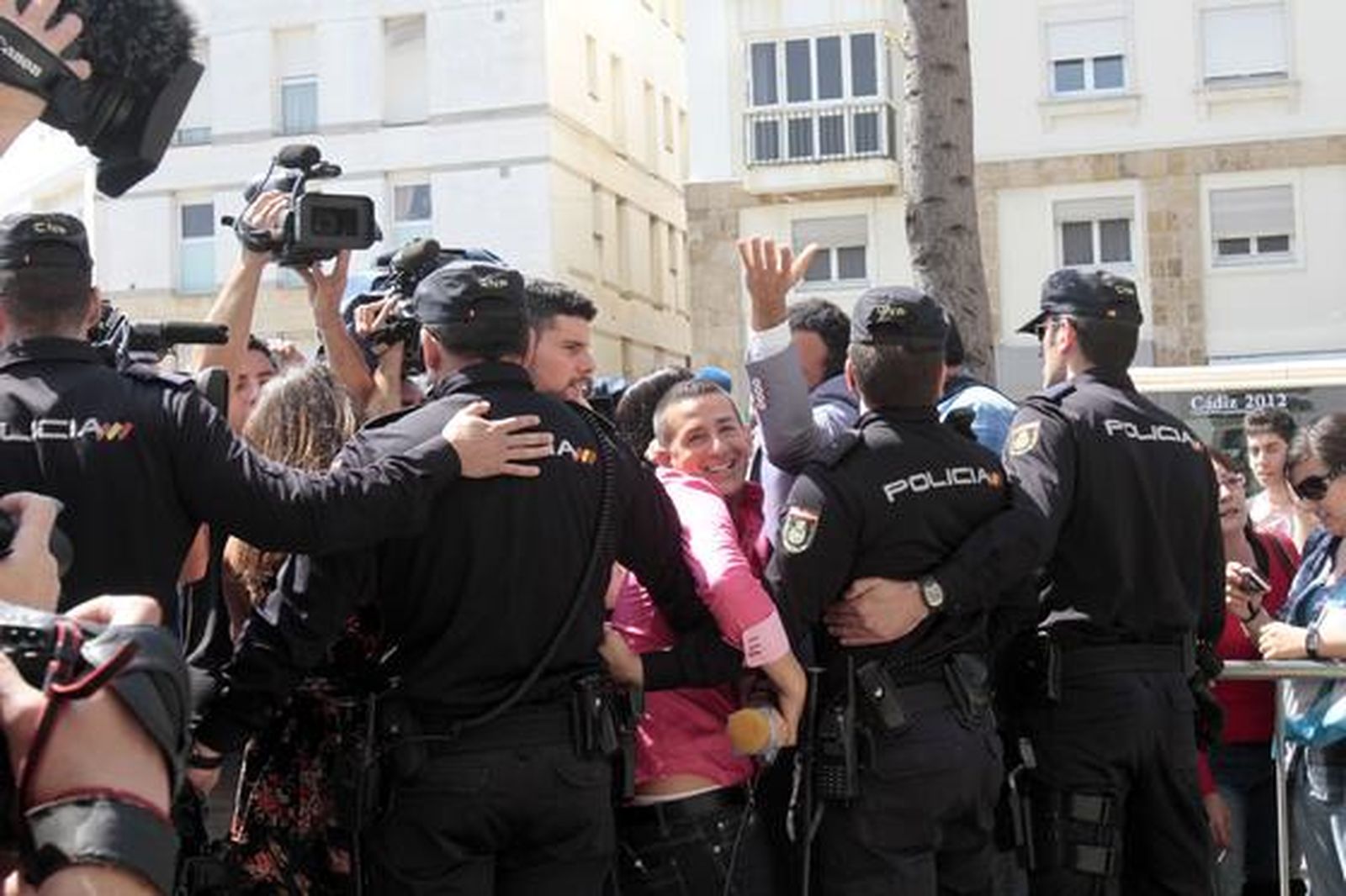 El juicio de la Operación Karlos ha generado una gran expectación mediática, congregando a casi un centenar de periodistas./Fotos:Joaquín Pino/Lourdes de Vicente

Foto: Joaquin Pino / Lourdes de Vicente