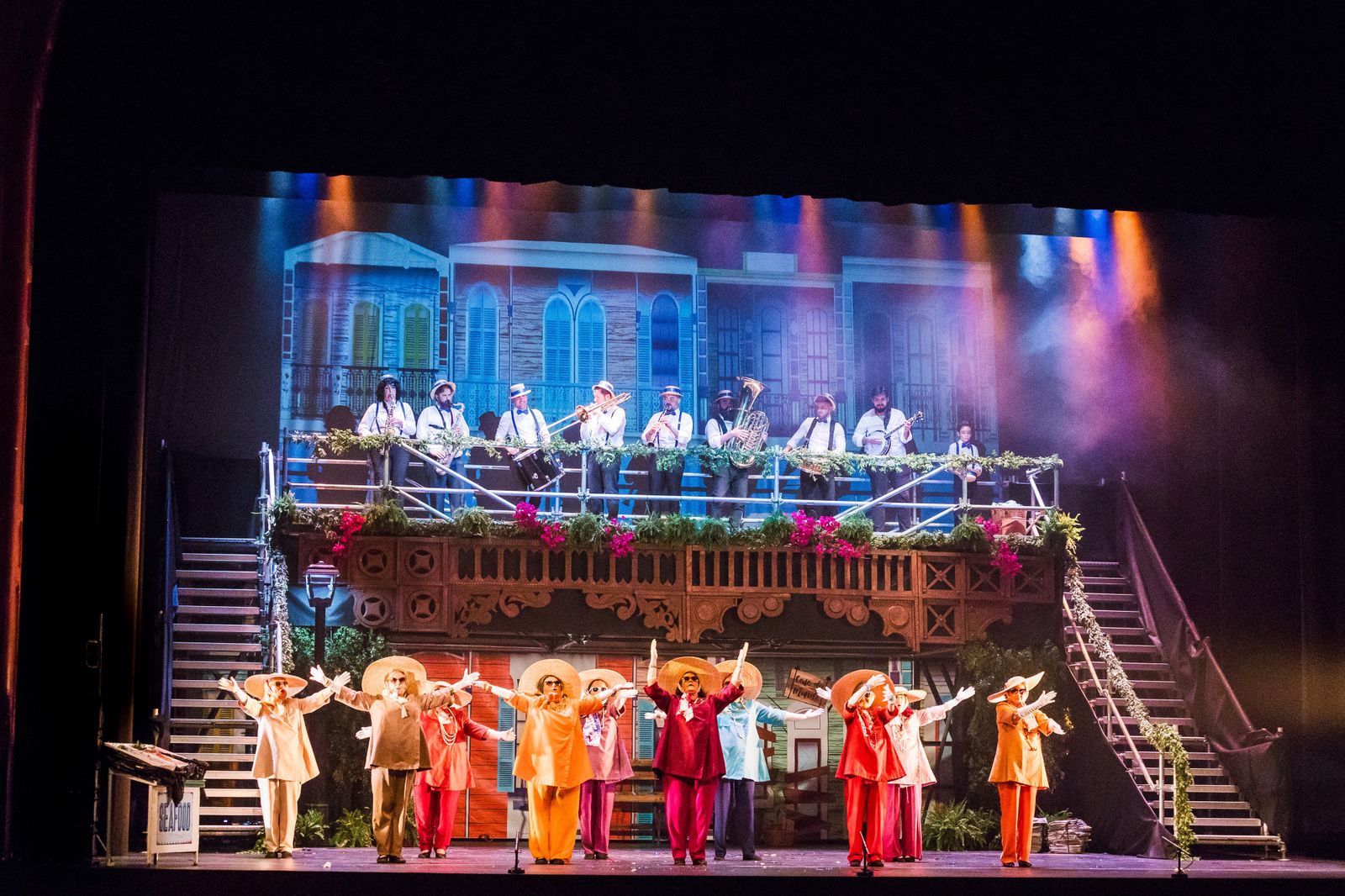 Imágenes del espectáculo Let's jazz, de la Escuela de Danza Fredes Insa, en el Teatro Villamarta