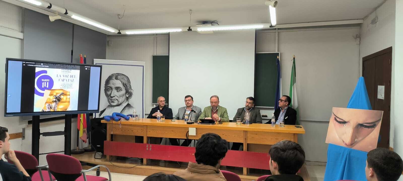 Un momento del acto con los capataces.