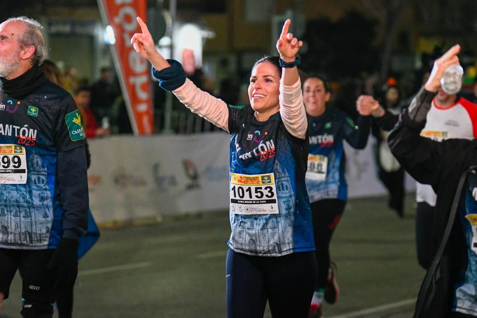 En imágenes: búscate en tu llegada a meta de la Carrera de San Antón 2025 (12)