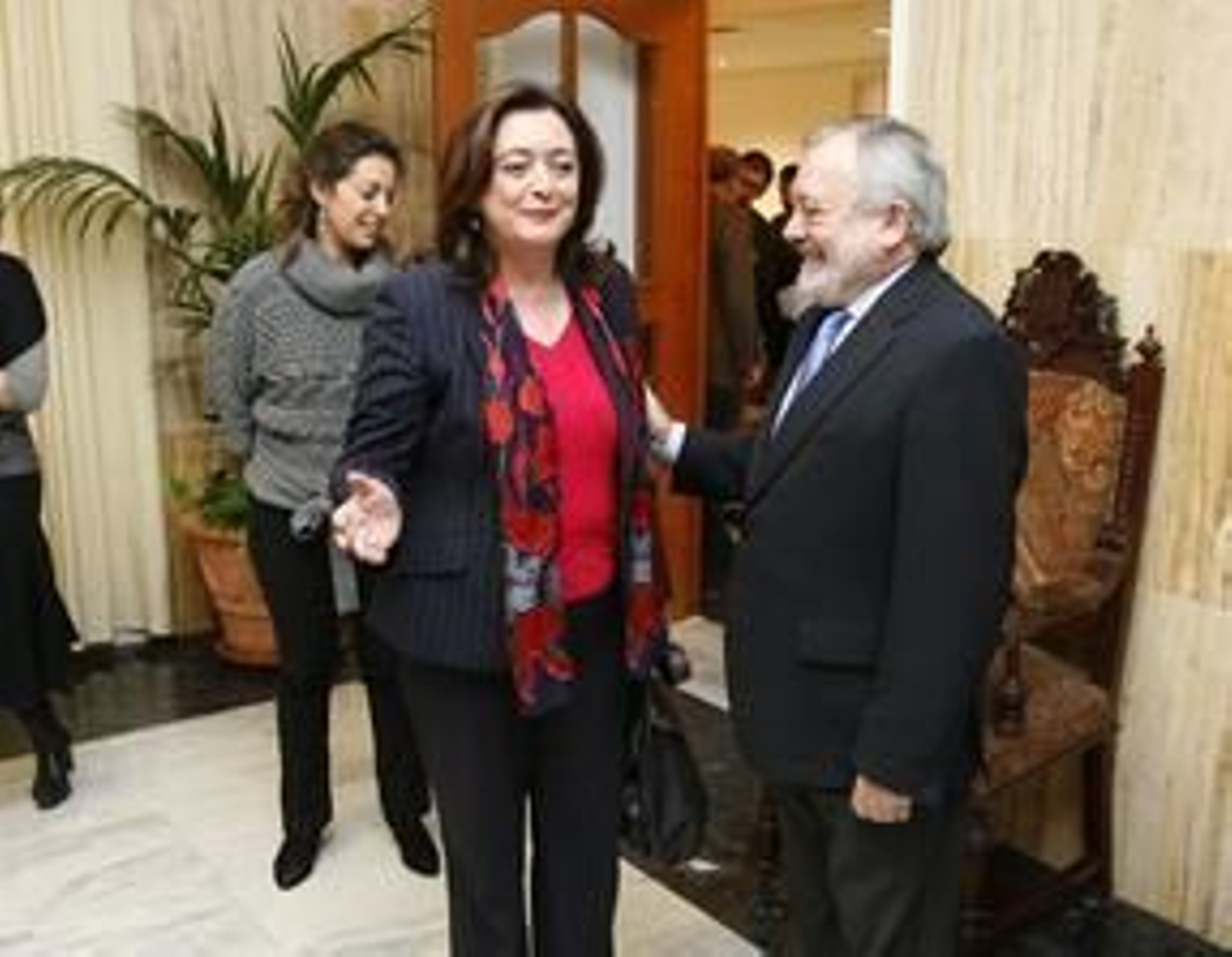 Mar Moreno y Andrés Ocaña, en una visita de la consejera a Córdoba.  Foto: Álvaro Carmona