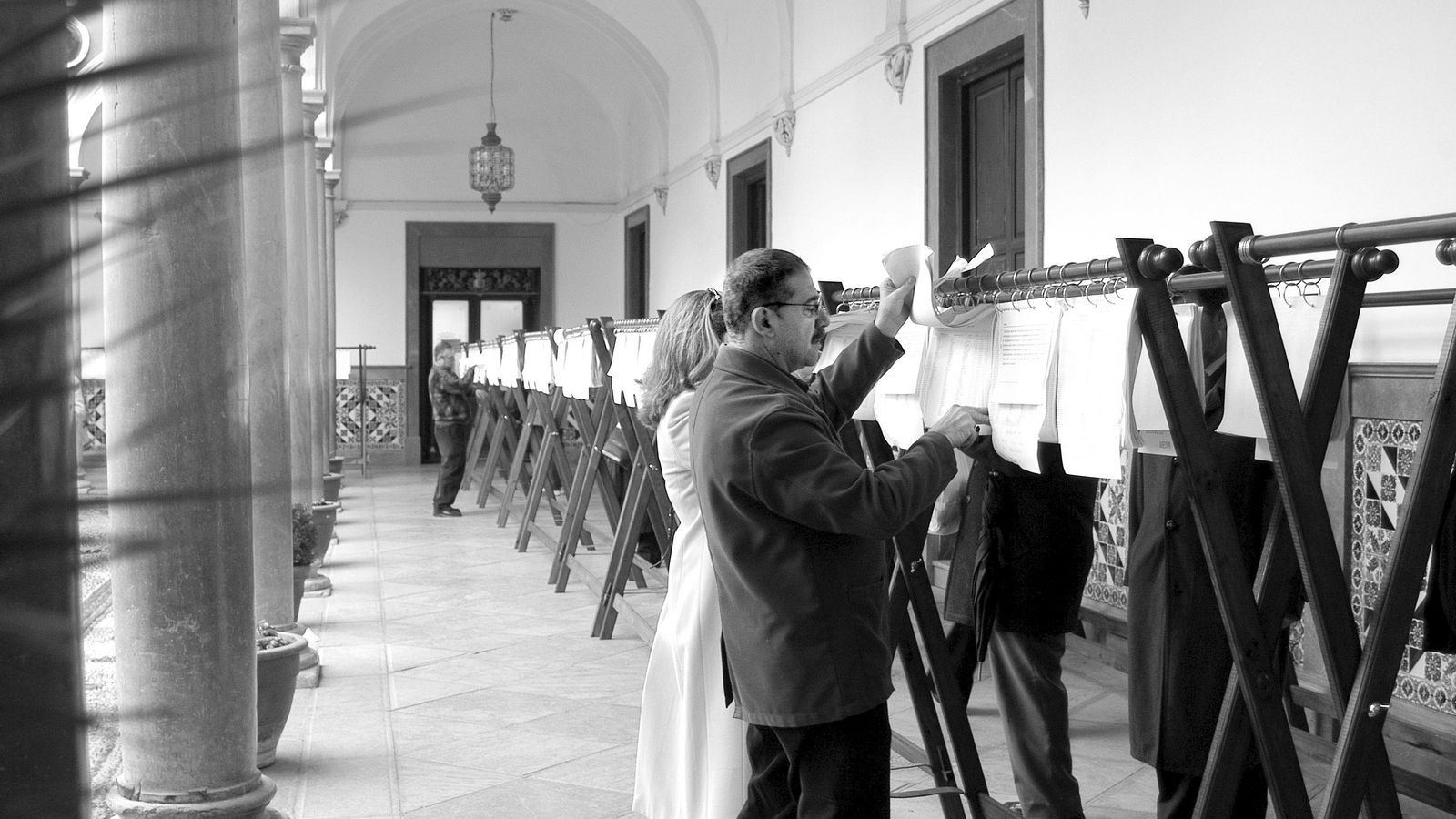Consulta del censo en el Ayuntamiento de Granada.