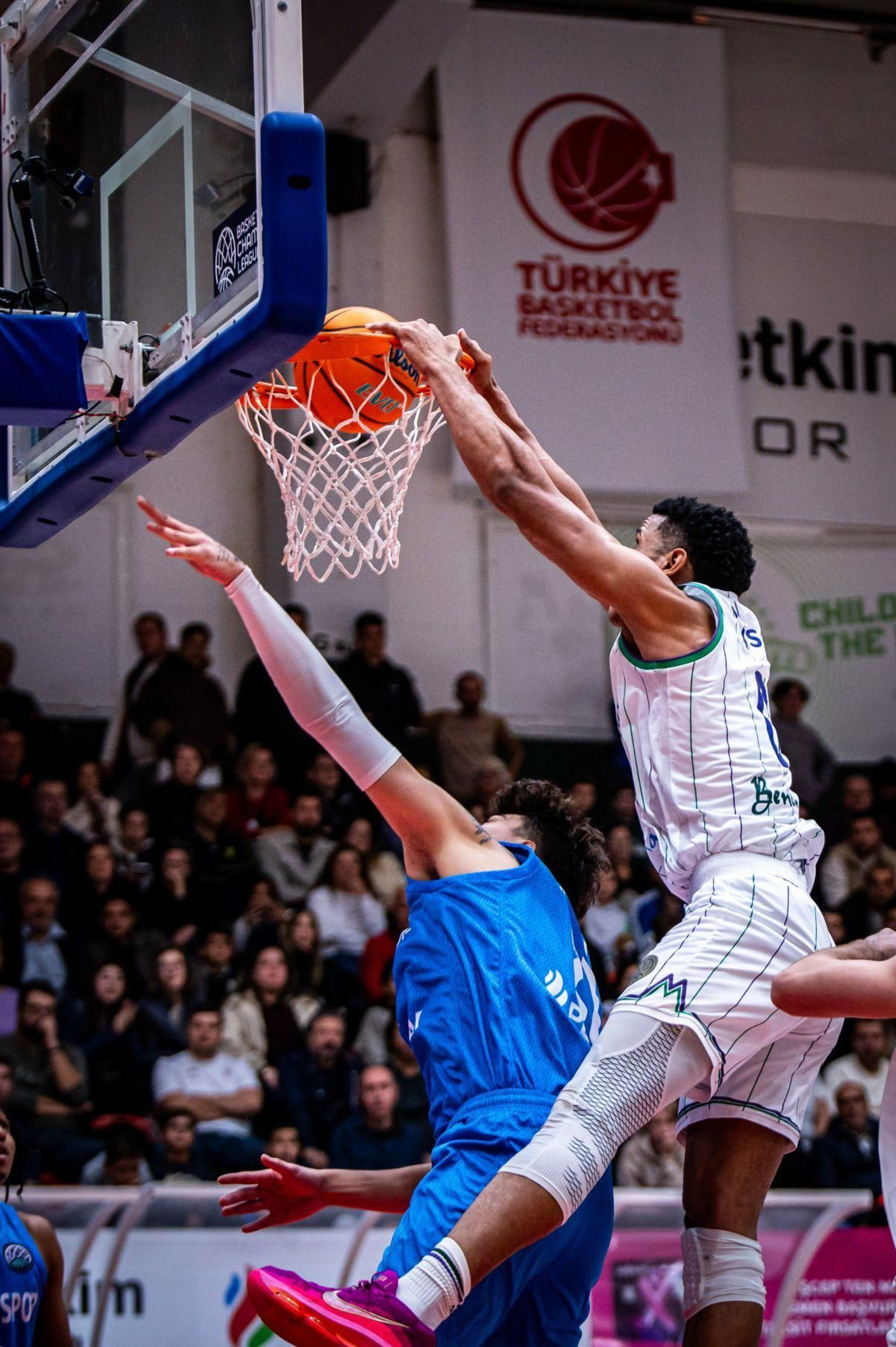 Las fotos del Aliaga Petkimspor - Unicaja de BCL