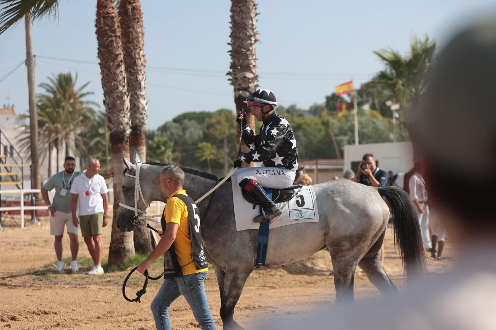 Imágenes de la última jornada del primer ciclo de las Carreras de Caballos de Sanlúcar 2025