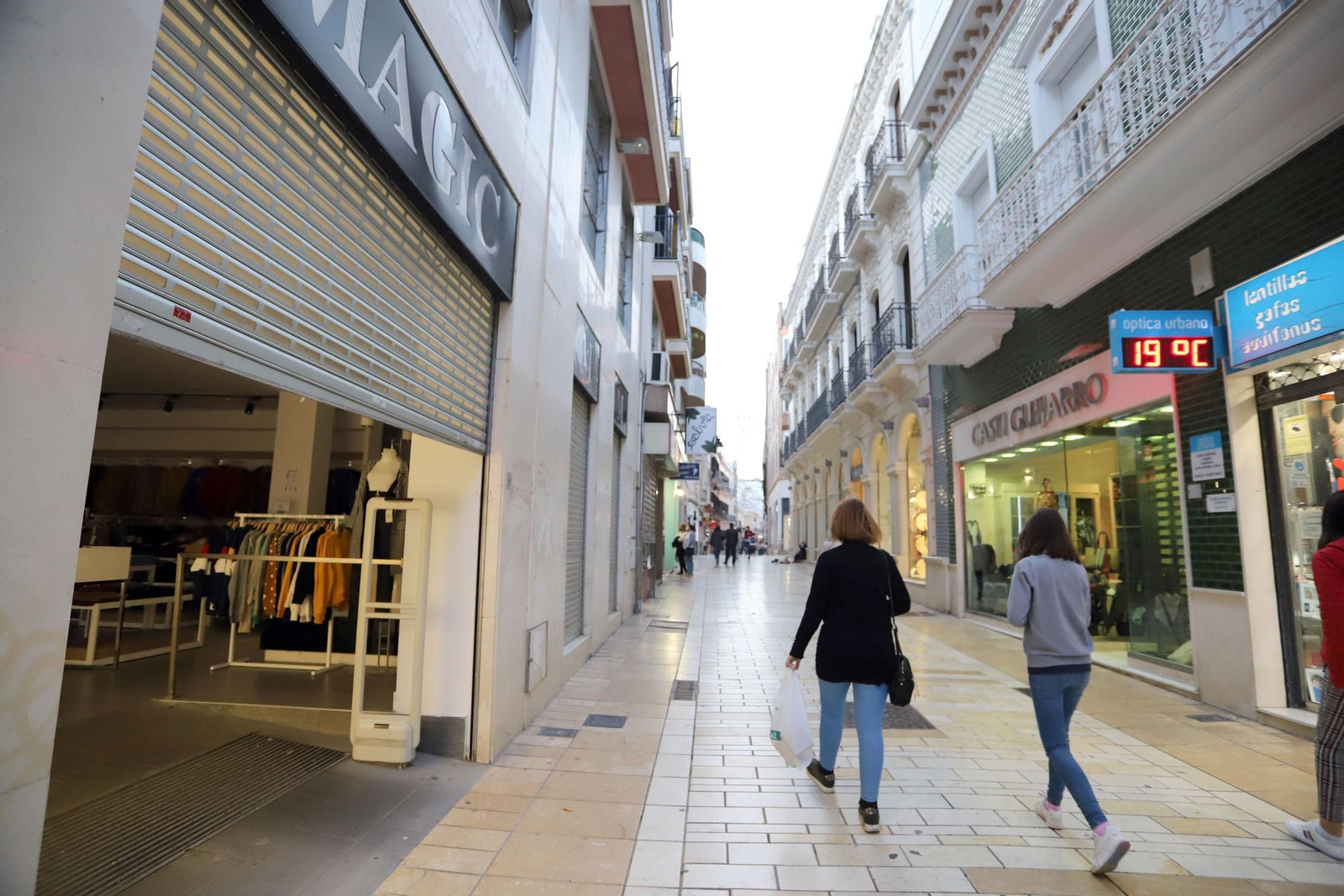 Imágenes del cierre de comercios bares y terrazas a causa de las nuevas restricciones por la Covid en Huelva
