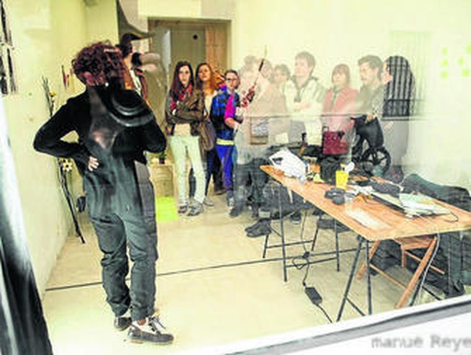 Algunas de las acciones de la artista en la galería estas semanas.