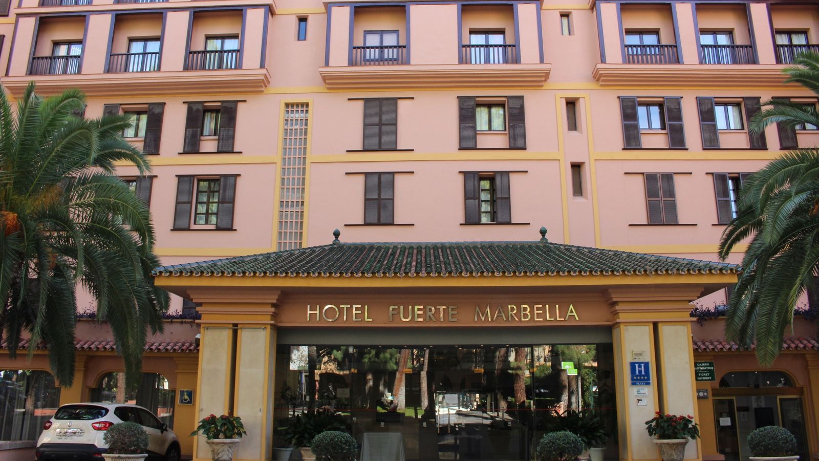 Vista del hotel de cuatro estrellas El Fuerte, en Marbella.