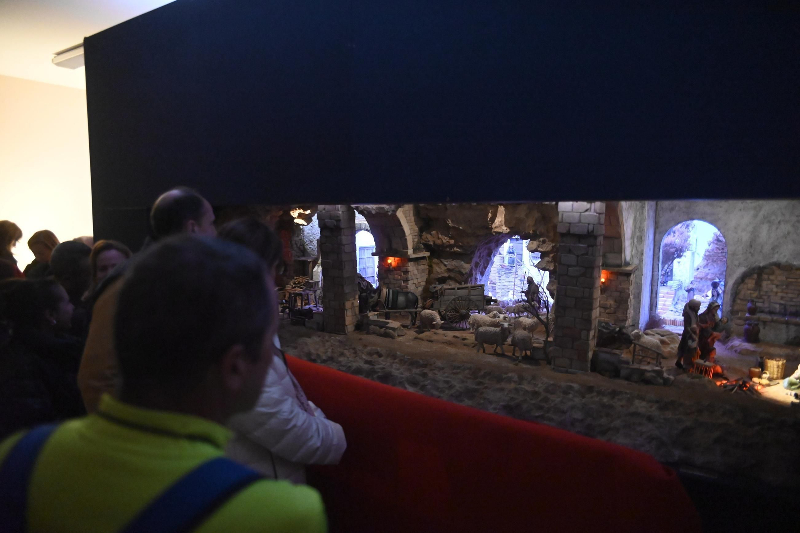 Un paseo por los belenes de Navidad de Córdoba, en imágenes