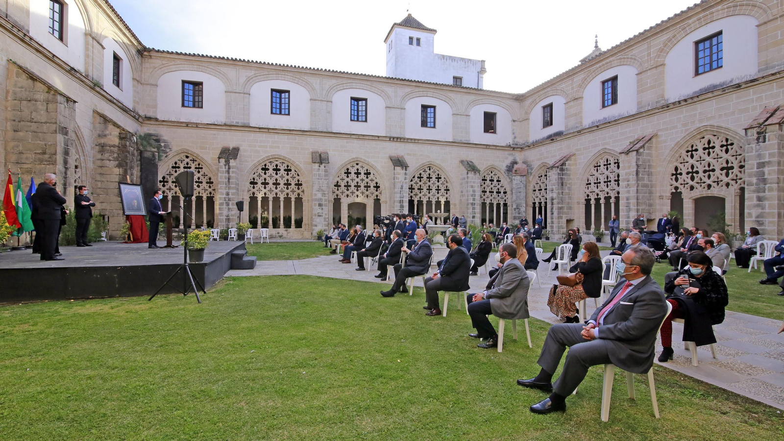 Imágenes de la magna exposición de las cofradías en Los Claustros