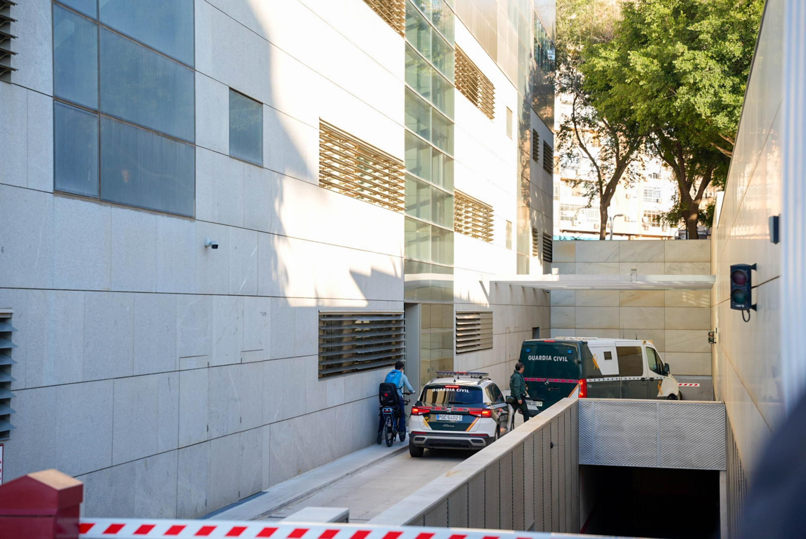 Acusados y abogados en la Ciudad de la Justicia: así ha sido la declaración ante el juez en Almería
