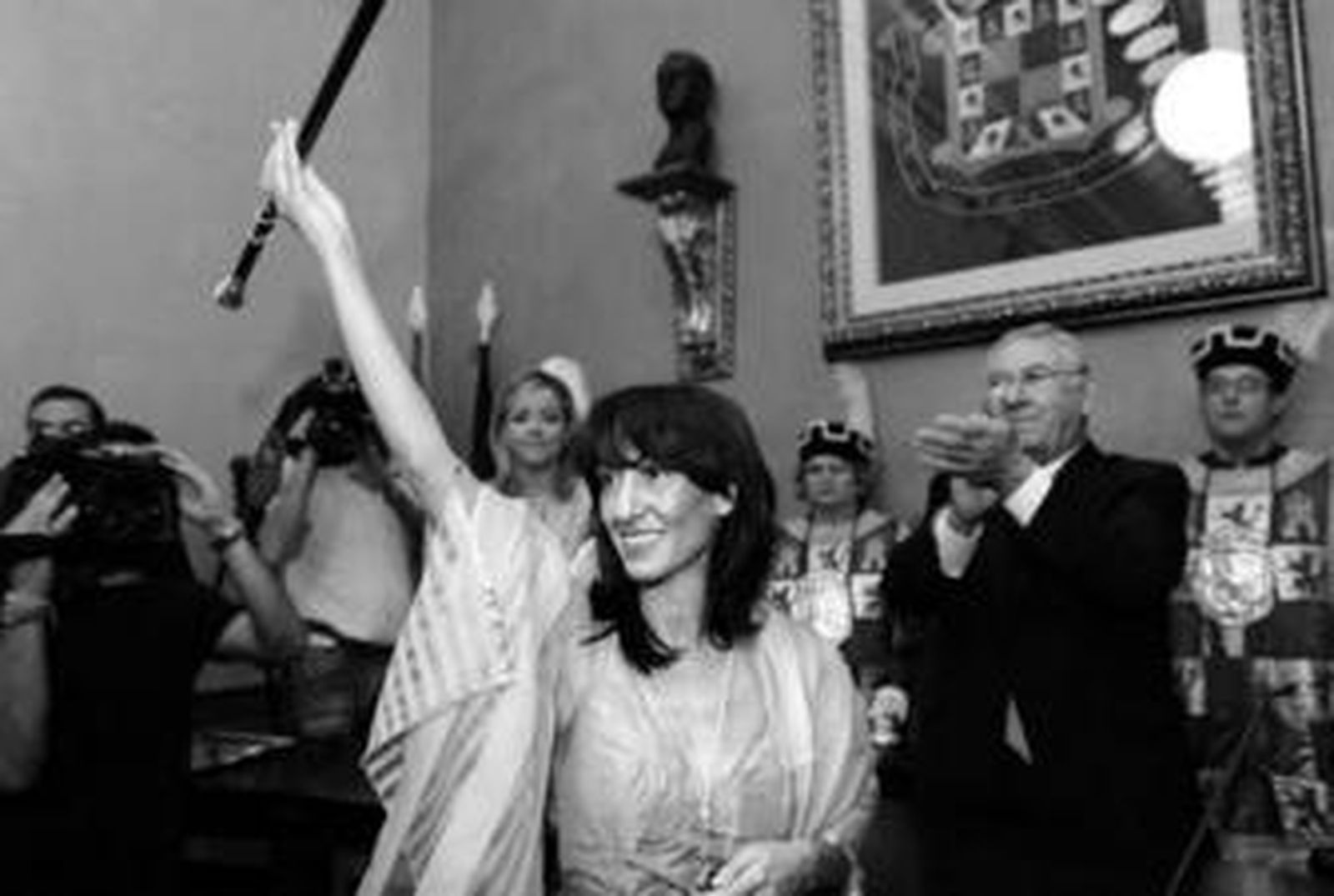 Carmen Peñalver (PSOE), alcaldesa de Jaén, tras recibir la vara de mando.