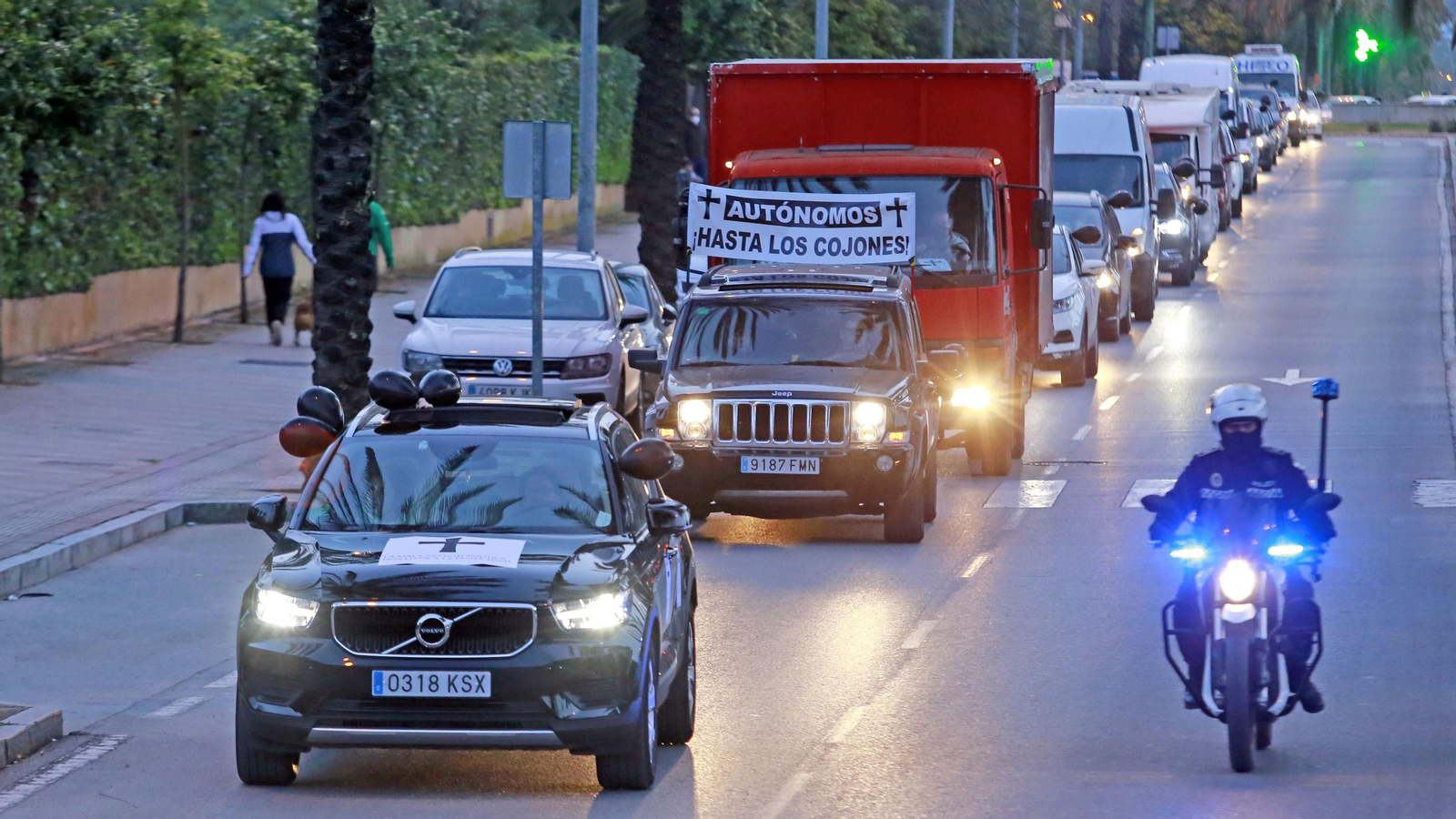 Los autónomos vuelven a manifestarse en caravana