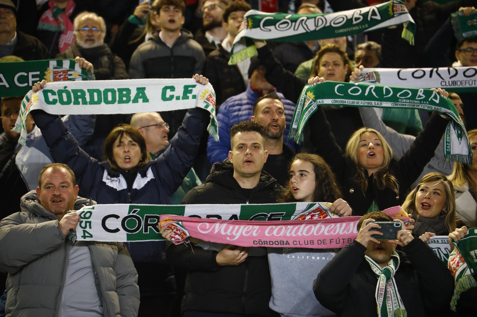 El vibrante ambiente en El Arcángel para el Córdoba CF - Sporting de Gijón