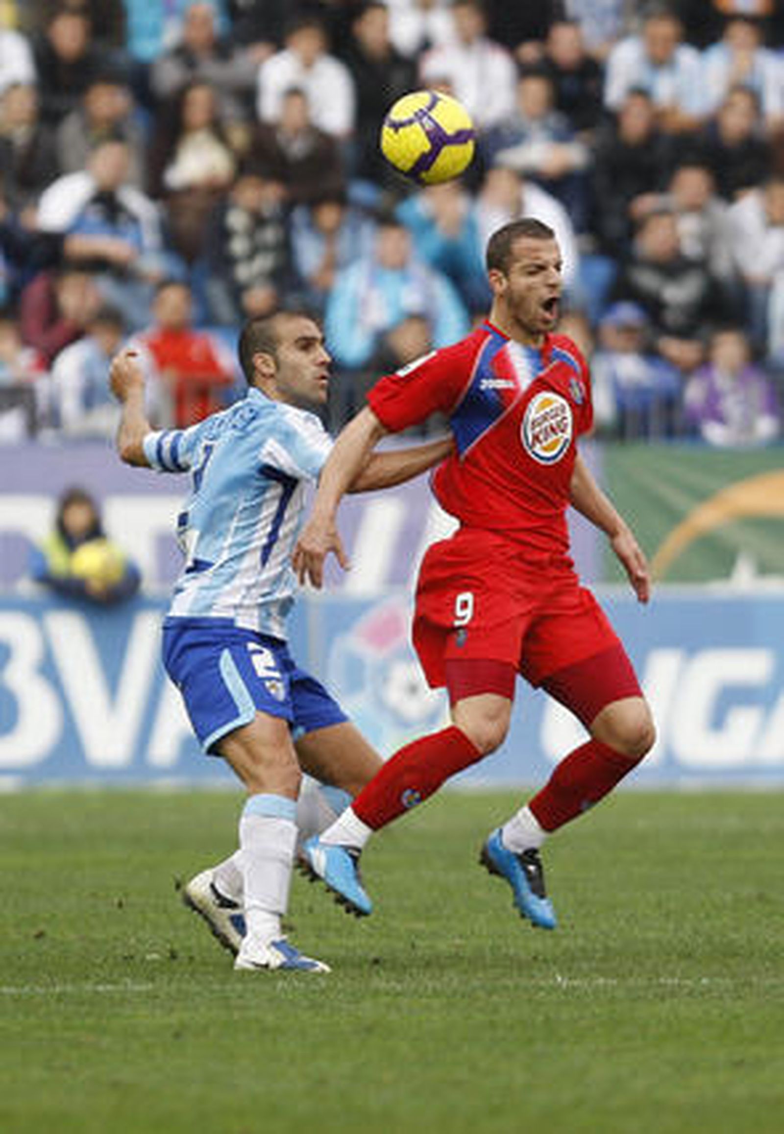 El Málaga respira tras su victoria en Liga ante el Getafe. / Sergio Camacho