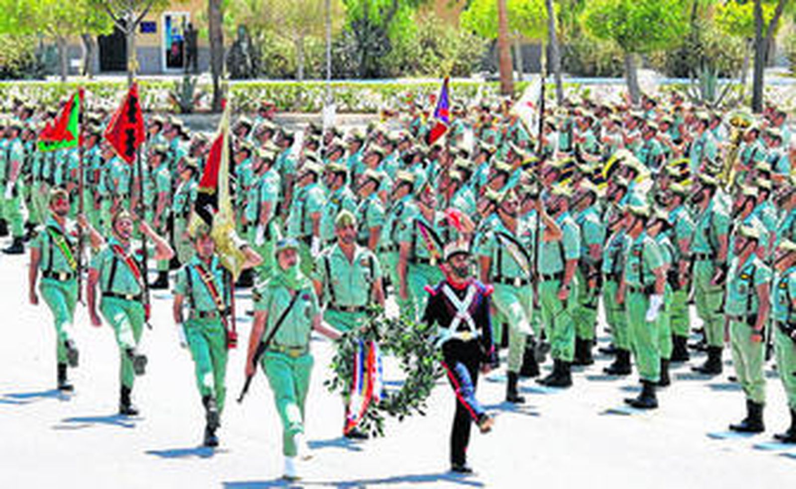Artillería de La Legión rinde homenaje a los héroes del 2 de mayo y sus valores