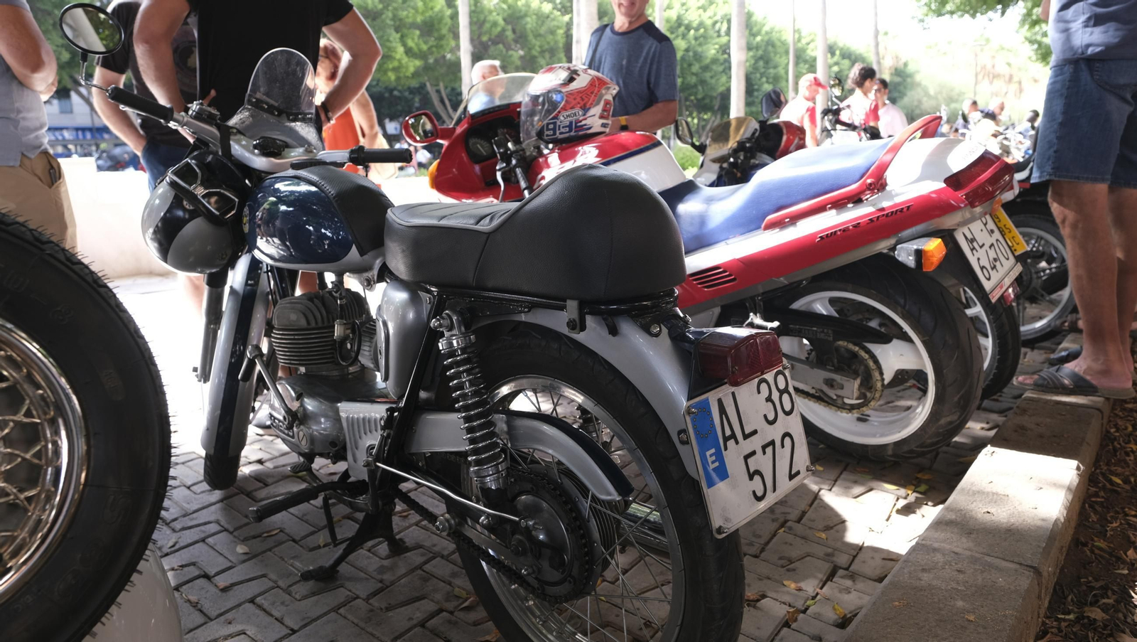 Exposición de motos antiguas y Ducatis en la Feria de Almería 2025, en imágenes