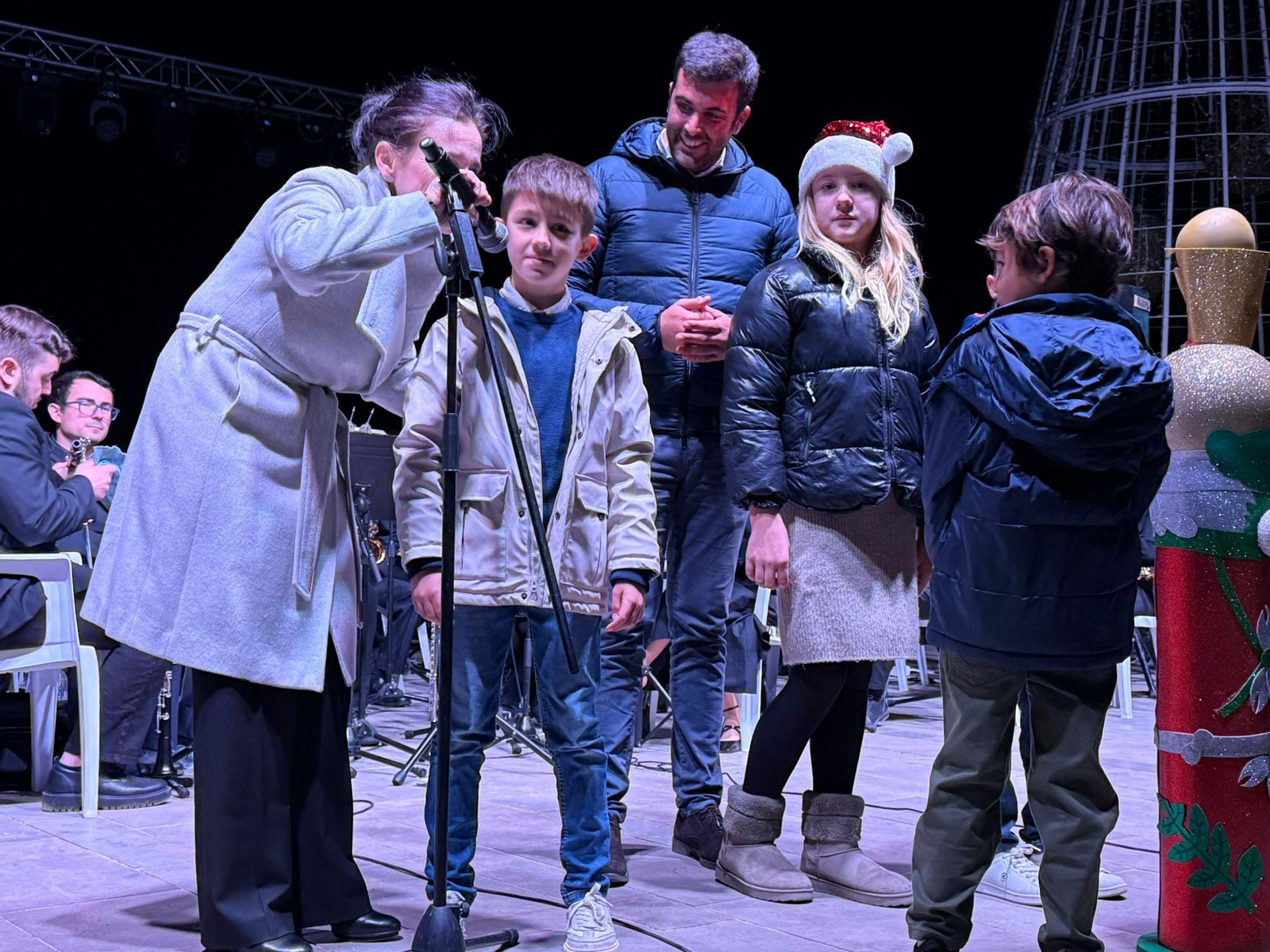 Y la Navidad llegó a Mojácar: así ha sido el espectacular encendido del alumbrado