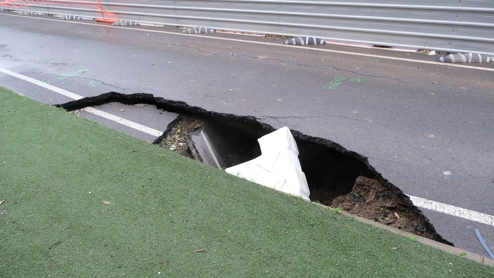 El socavón de Sierra Alhamilla se debe a las obras del AVE según fuentes municipales.