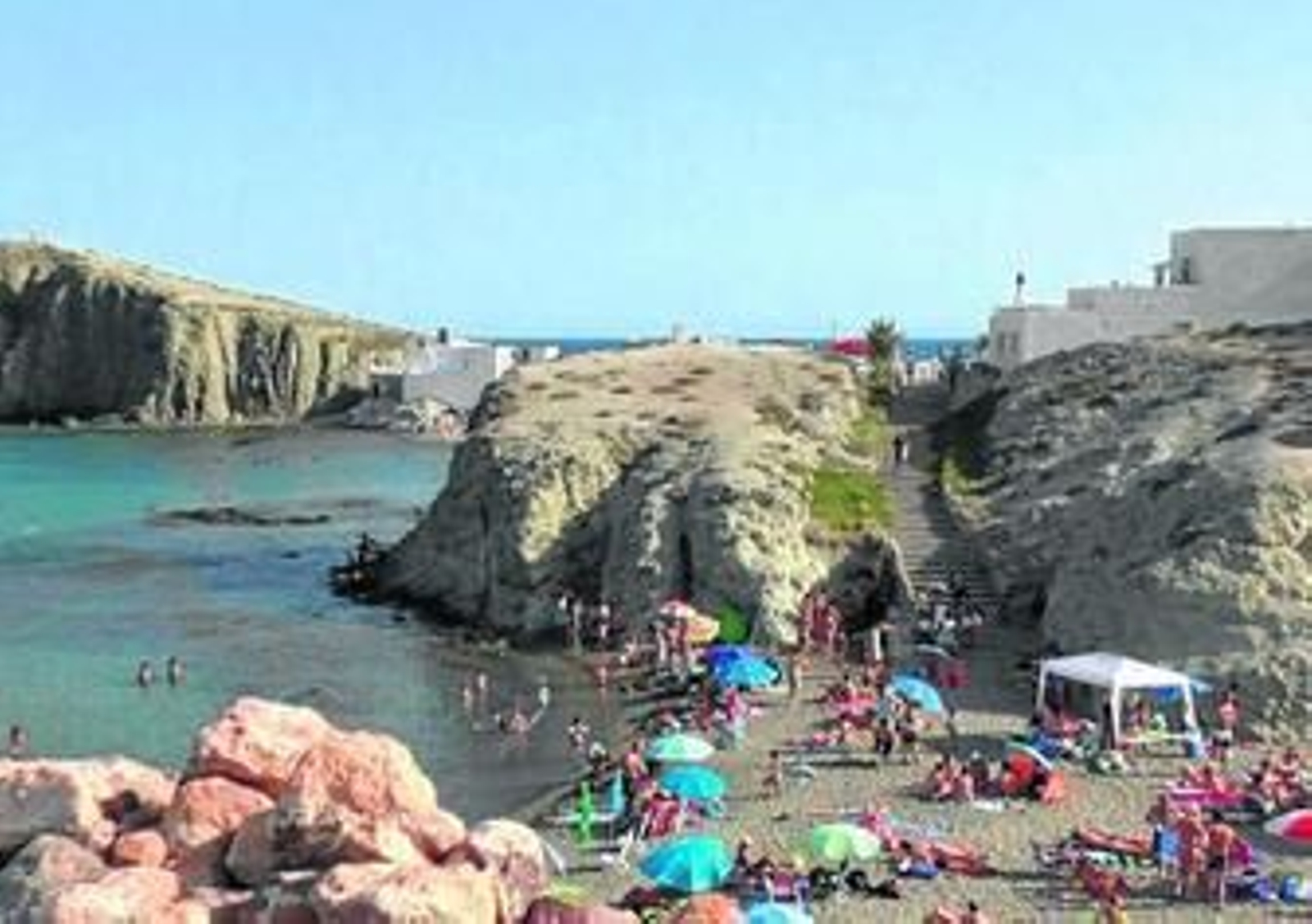 La Playa de La Isleta y también como la Playa del Peñón Blanco contará con balizamiento.
