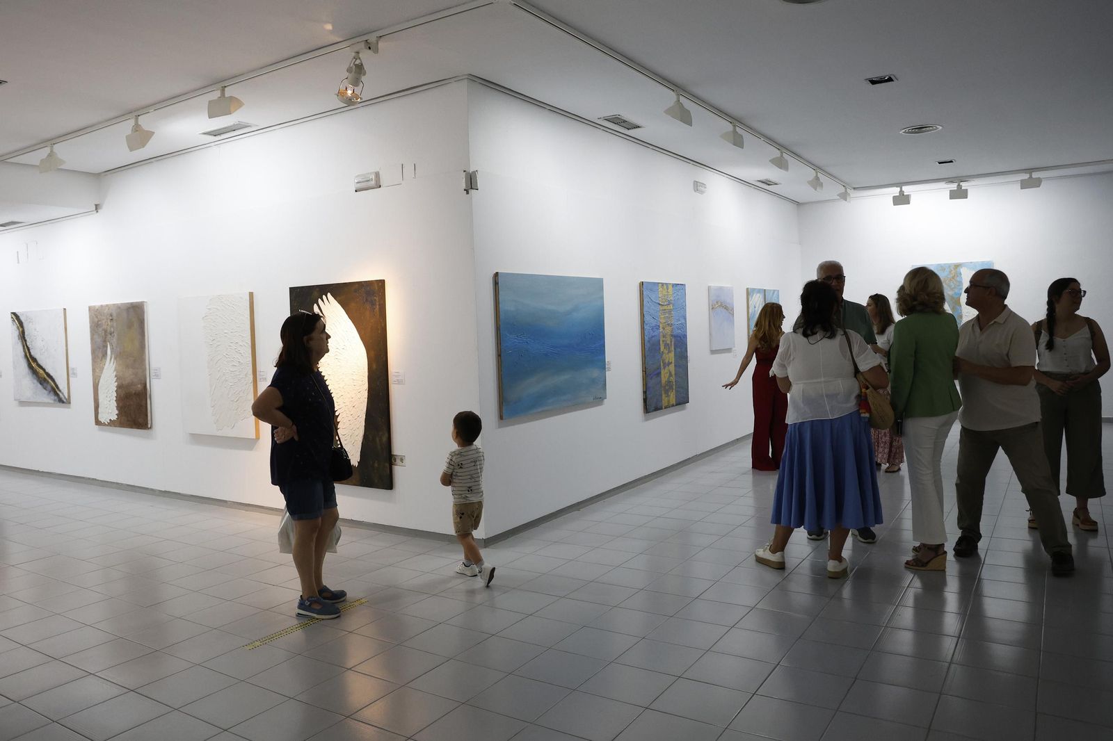 Cristina Harillo inaugura su exposición más personal en el centro de Algeciras