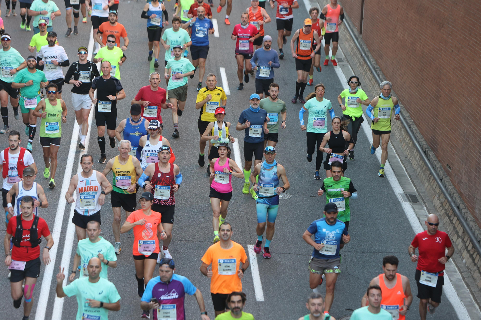 Búscate en la Zurich maratón de Sevilla