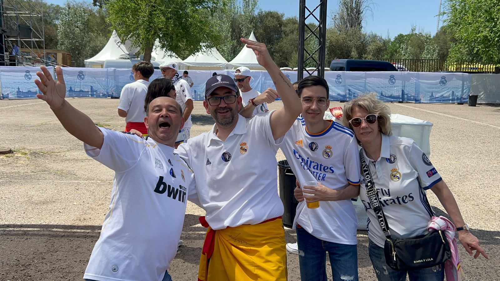 Búscate en la galería gráfica de las aficiones de Osasuna y Real Madrid en Sevilla