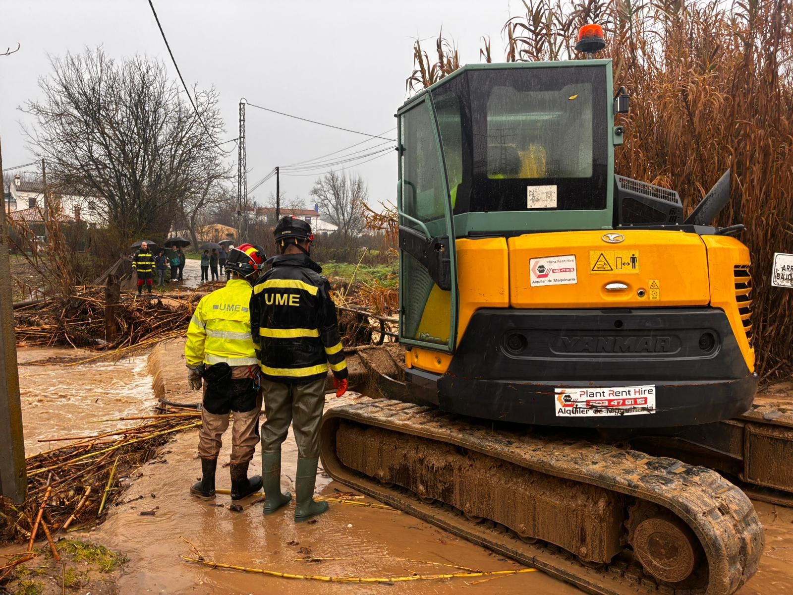 La UME ya trabaja en la Serranía de Ronda para despejar caminos