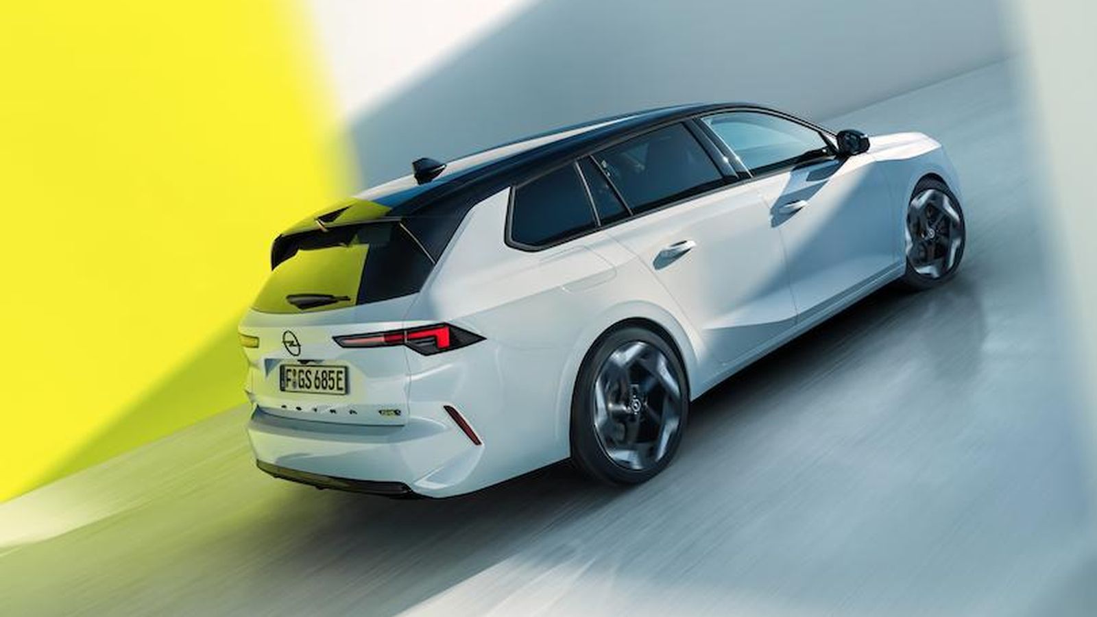 También la carrocería familiar tendrá una versión GSe con una potencia combinada de 225 CV.