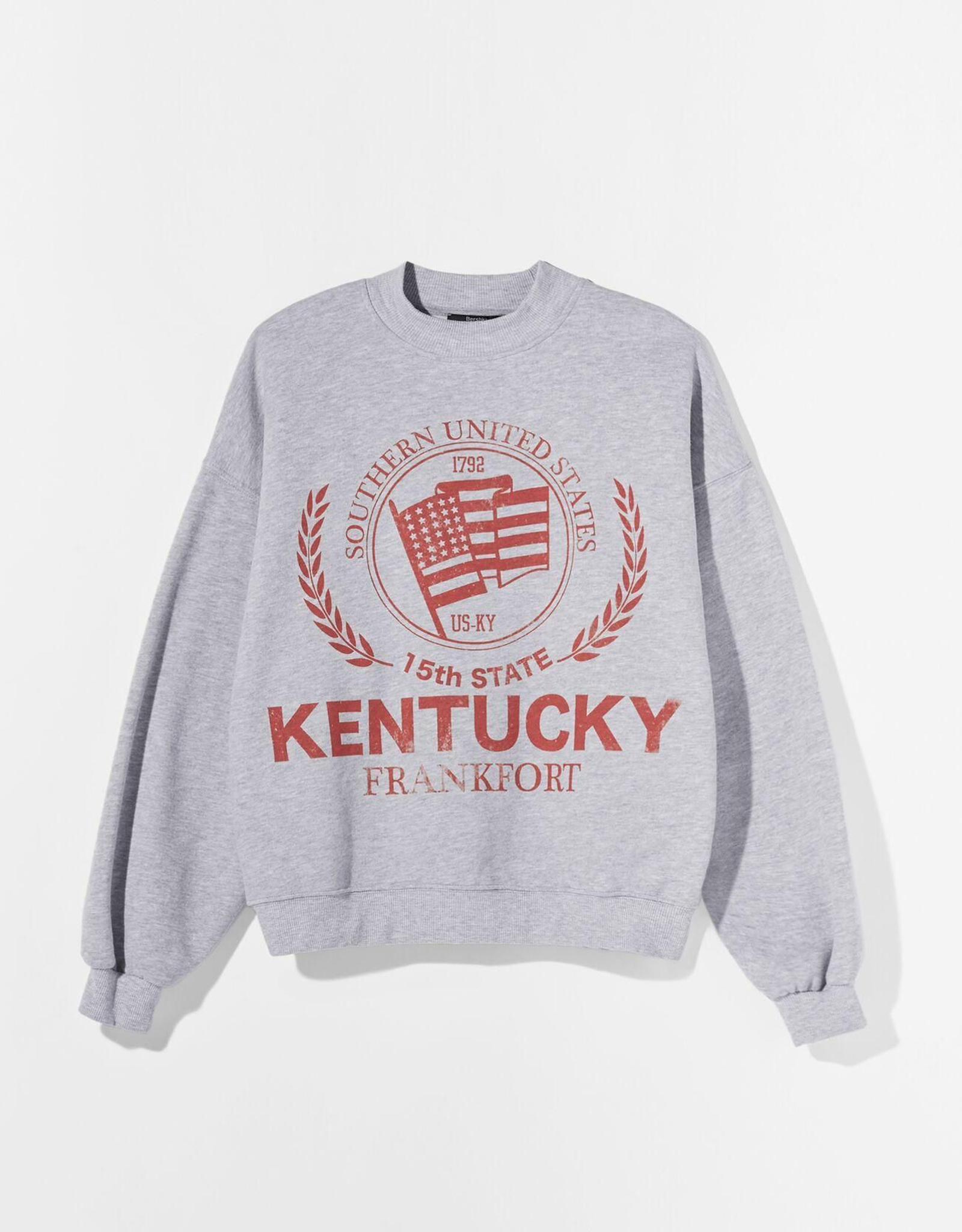 Sudadera con letras de Bershka. Sudadera con letras de Bershka.