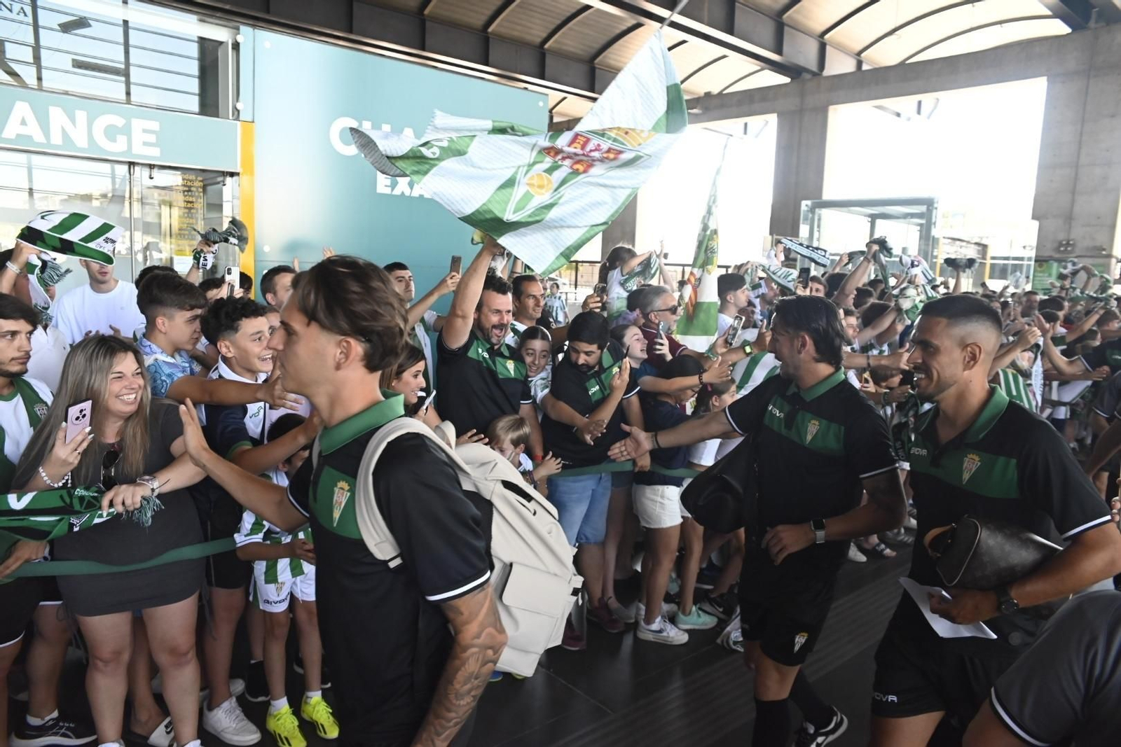 Las mejores fotos de la despedida al Córdoba CF antes de su viaje a Barcelona