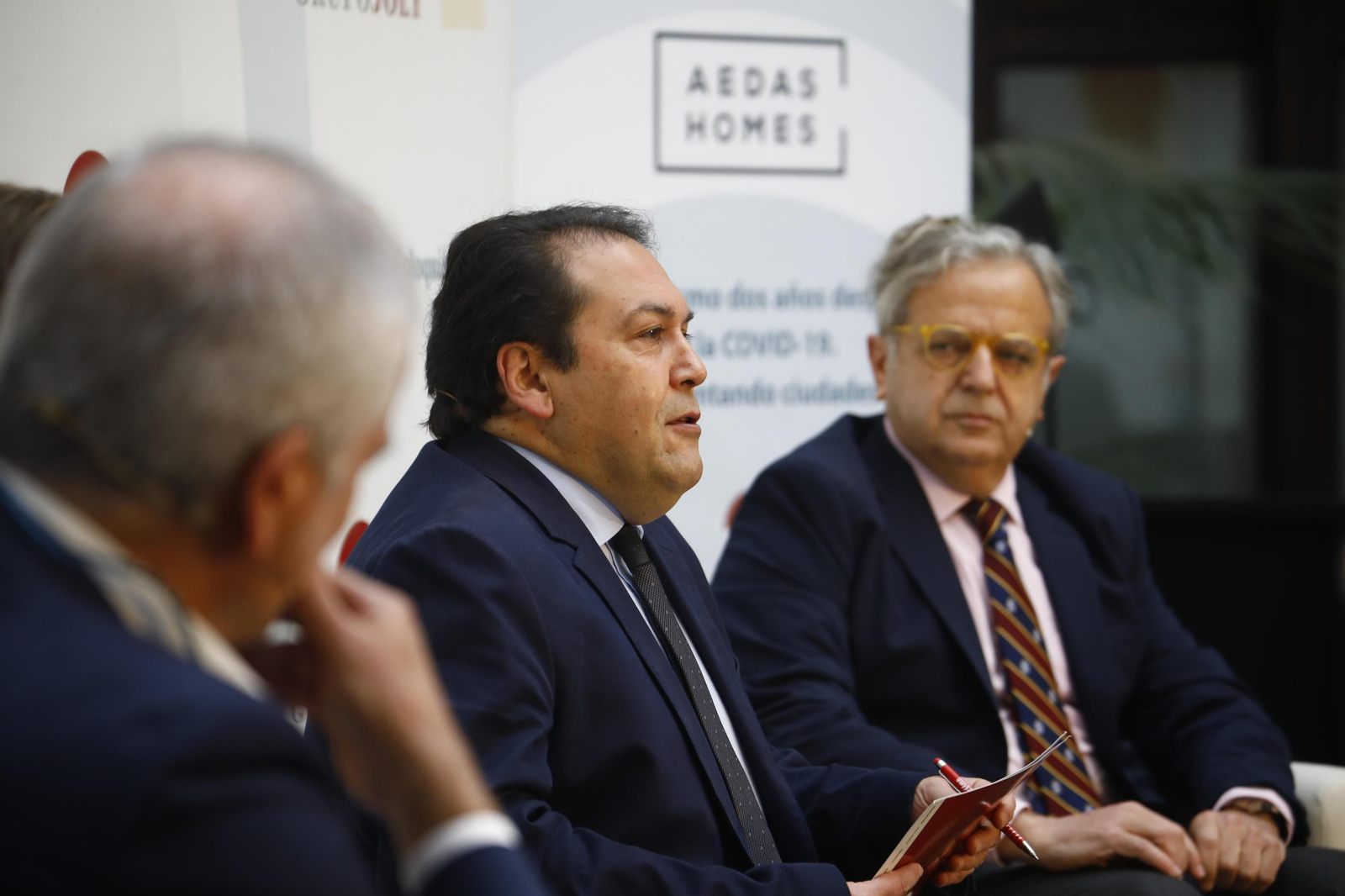 Fografías del desayuno coloquio de Grupo Joly: El urbanismo dos años después del covid