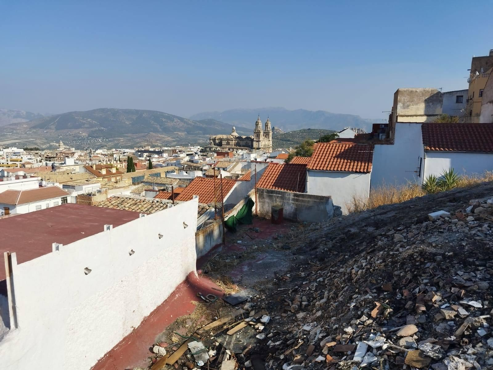 Historia gráfica de otro rincón perdido de Jaén: antes y después de la calle Vicario, en imágenes