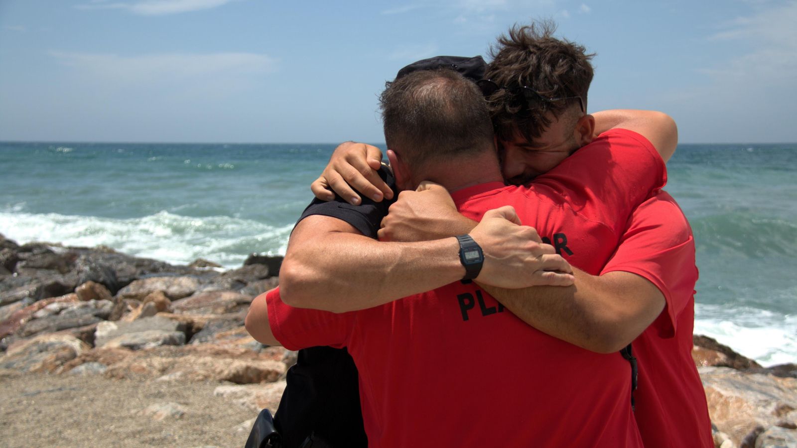 Elías, Norberto y Fernando se funden en un abrazo tras recordar el rescate