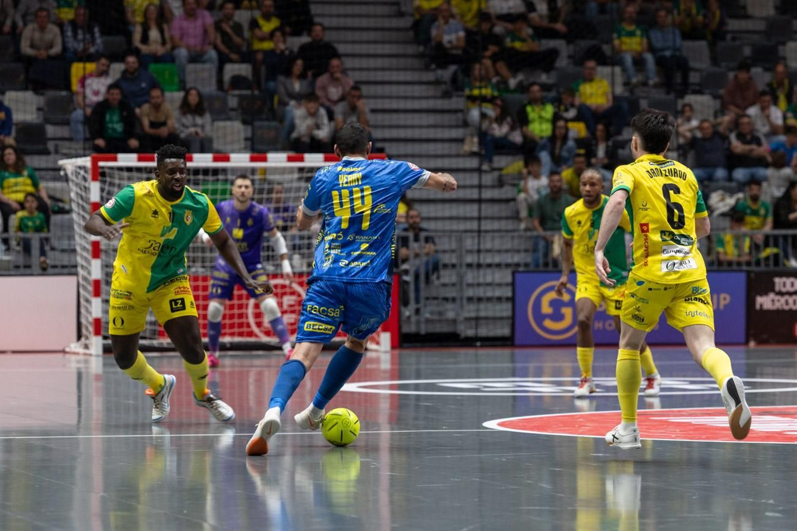 Las mejores imágenes del triunfo in extremis del Jaén Paraíso Interior FS sobre Servigroup Peñíscola