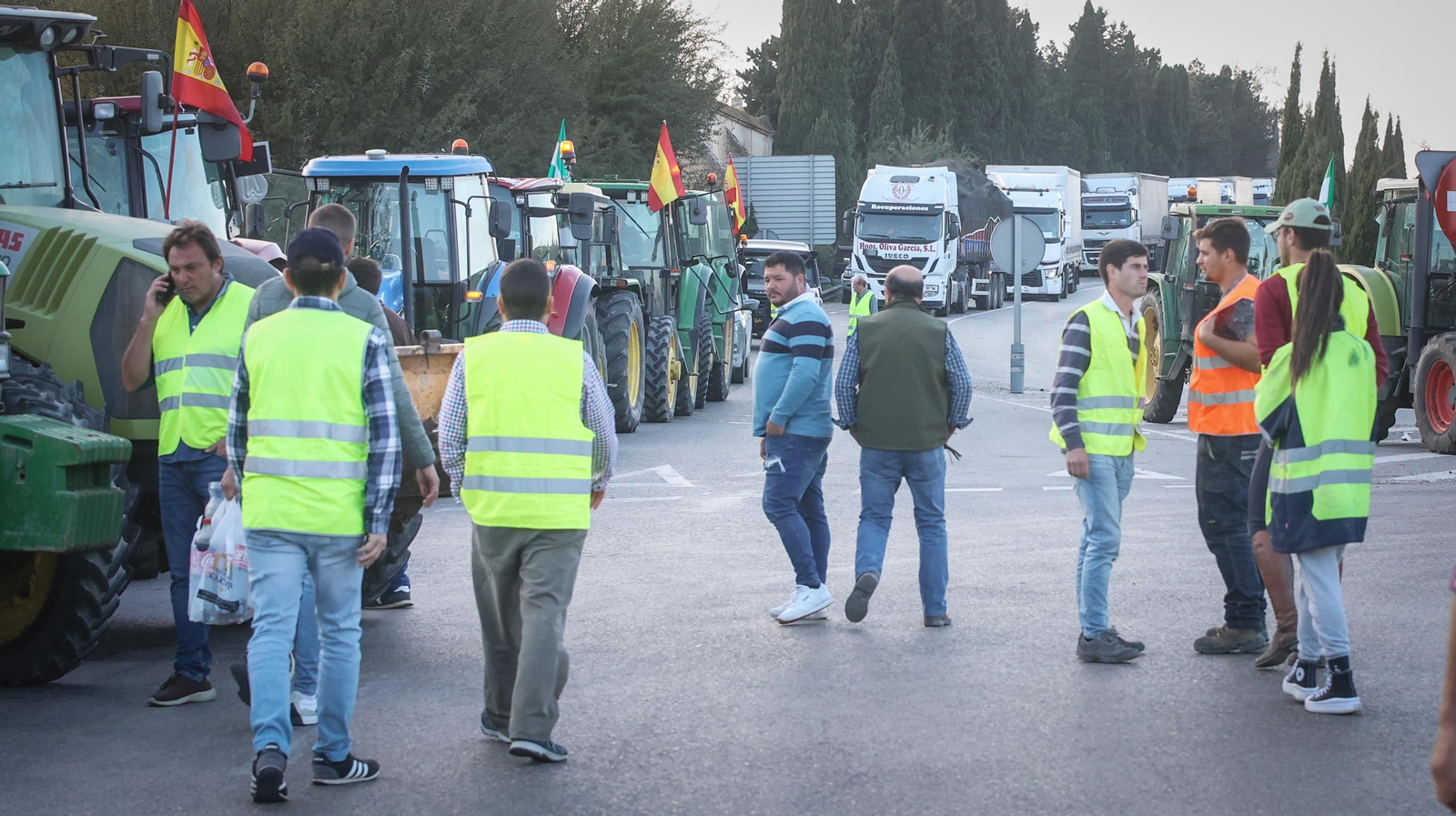 Caos en la cartuja para entrar y salir de Jerez