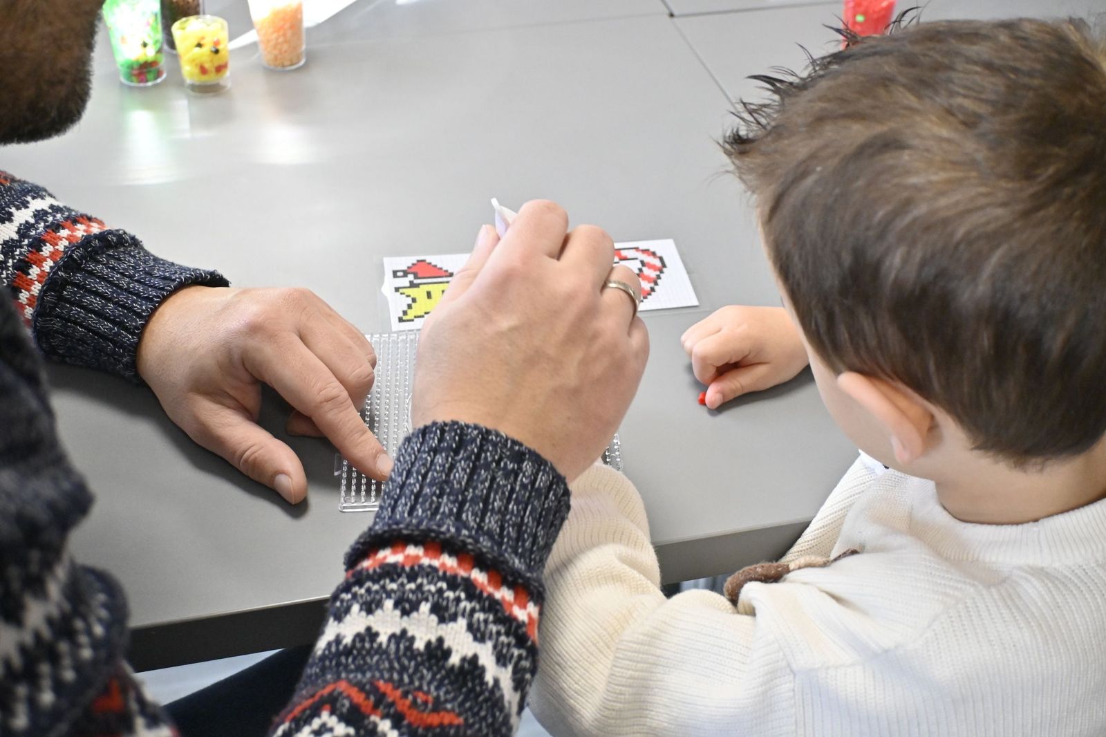Las fotografías el taller que ofrece la Fundación Cajasol más espectáculo variado con Triky Trake