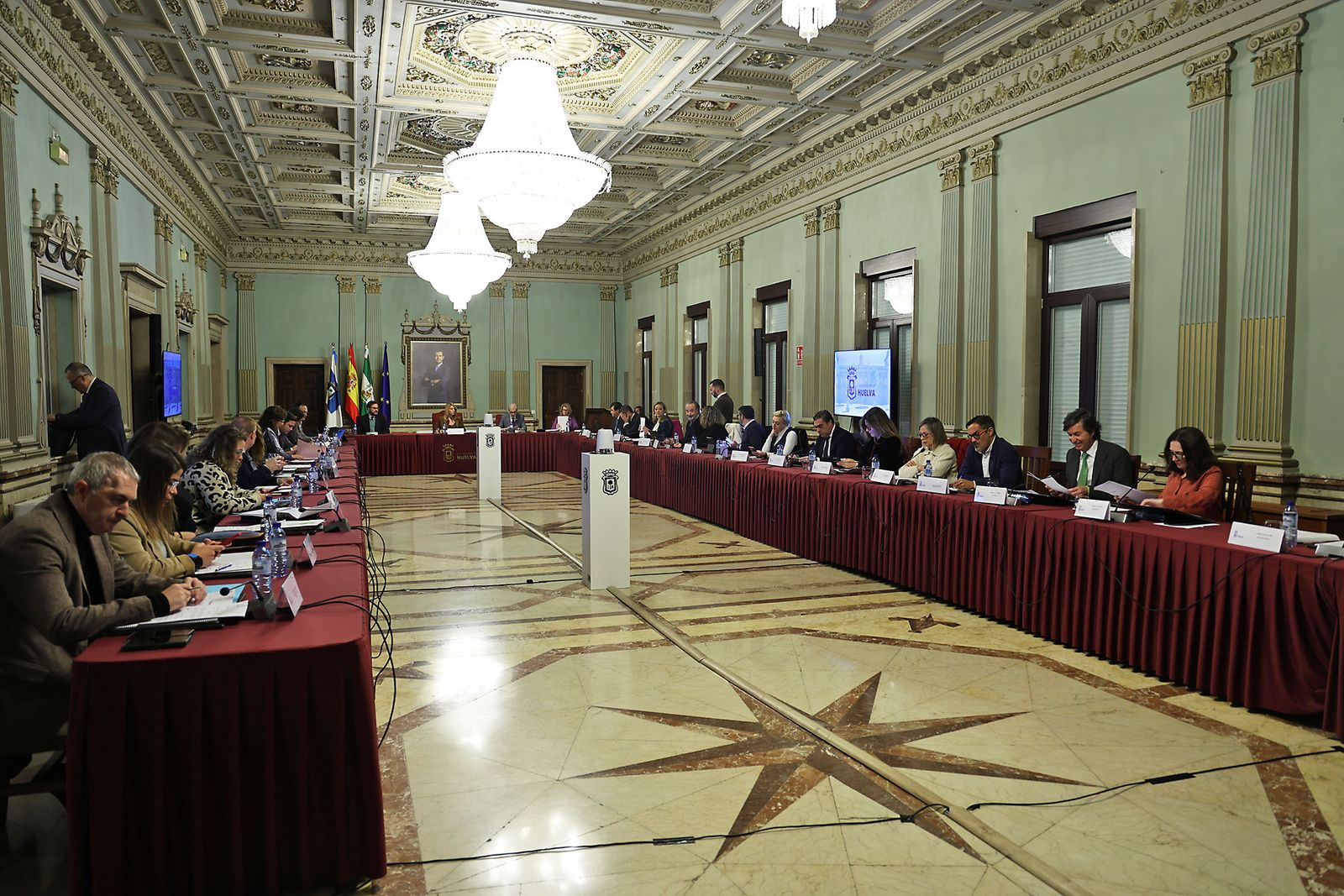 El Pleno del Ayuntamiento de Huelva en imágenes