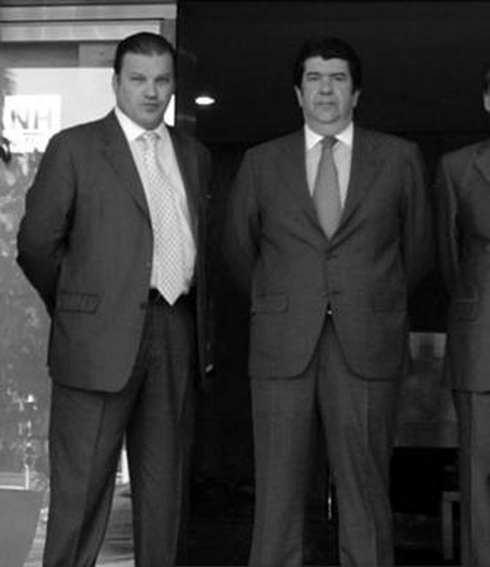 José Antonio Camúñez, con Gil Silgado en la presentación del consejo azulino en mayo de 2002.