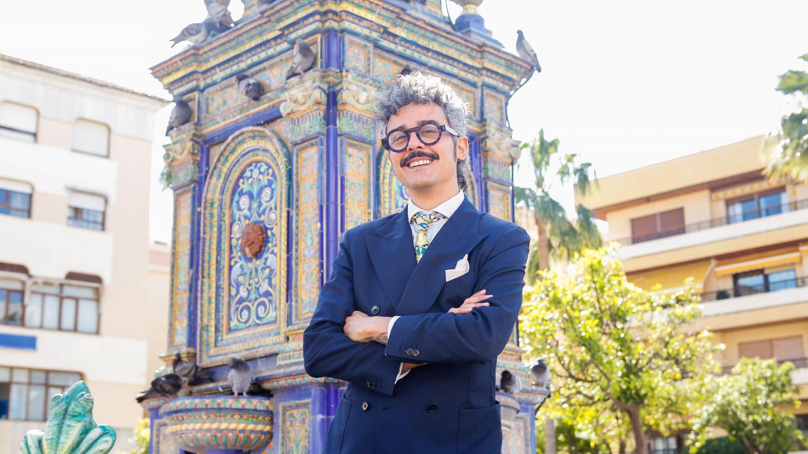 Raúl Rosillo, en la Fuente de las Ranas de la Plaza Alta.