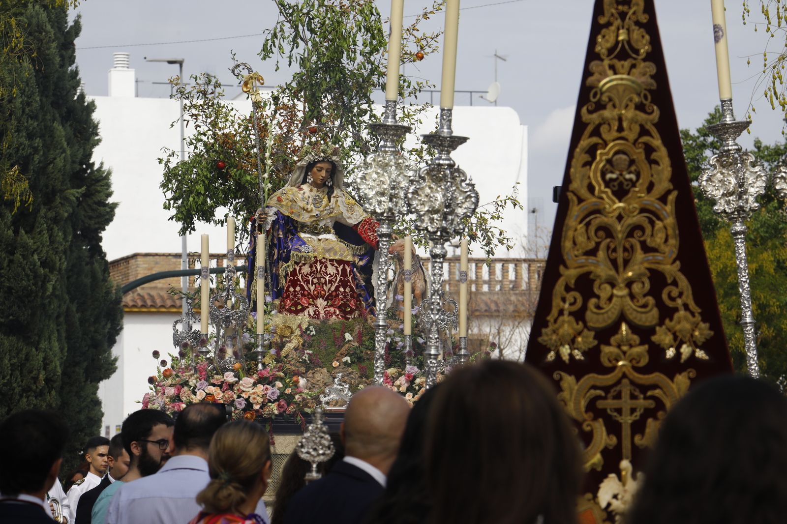 La procesión de la Divina Pastora de las Almas de Córdoba, en imágenes