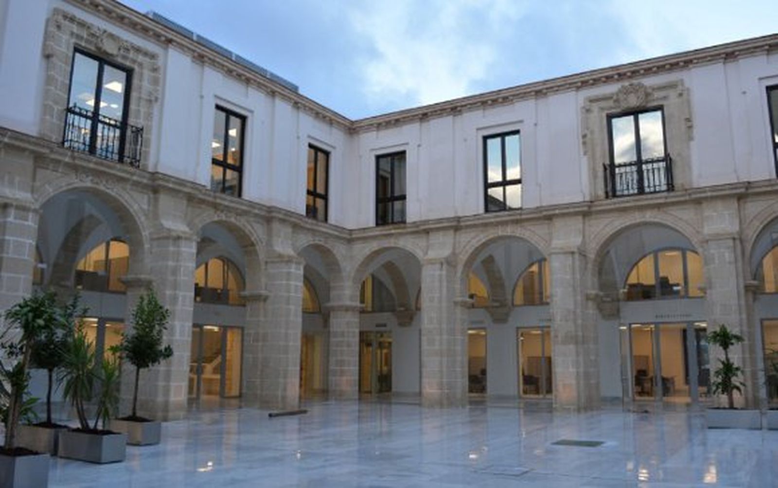 Se inicia la presencia empresarial en el edificio de San Agustín