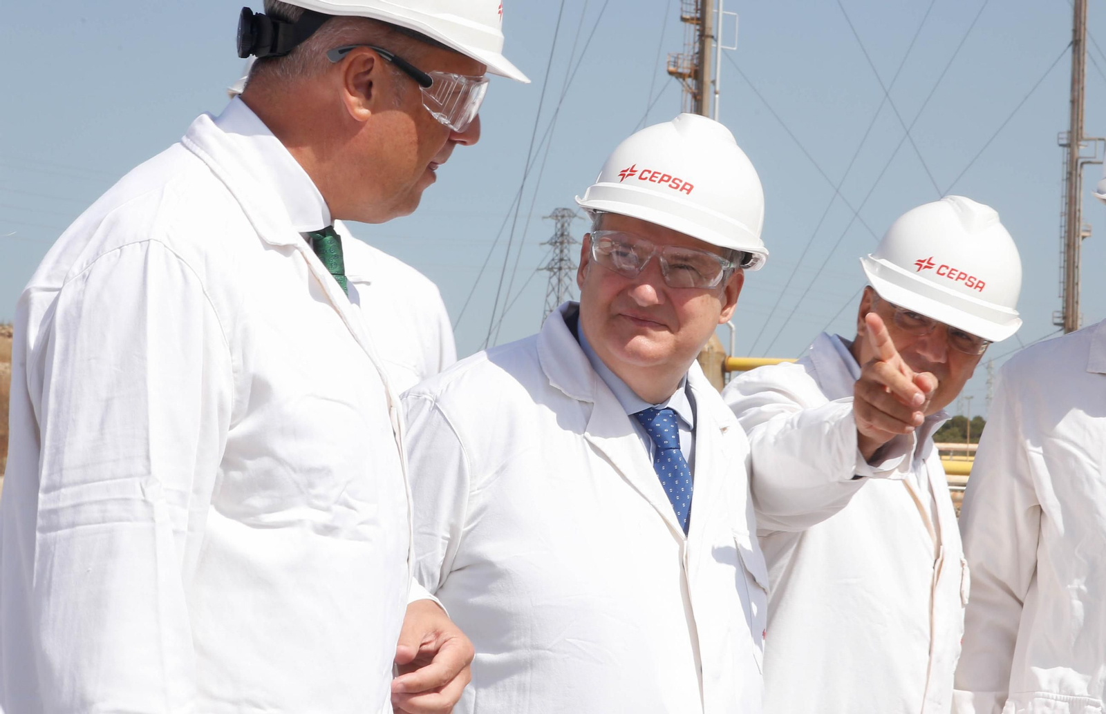 Visita del ministro de Industria al parque de Cepsa en San Roque para conocer sus proyectos de hidrógeno verde Visita del ministro de Industria al parque de Cepsa en San Roque para conocer sus proyectos de hidrógeno verde