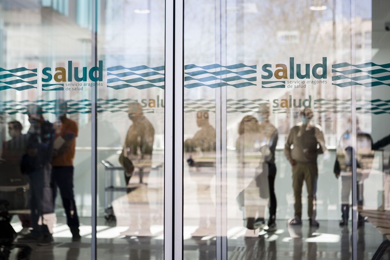 Cola para la vacunación en un hospital aragonés.