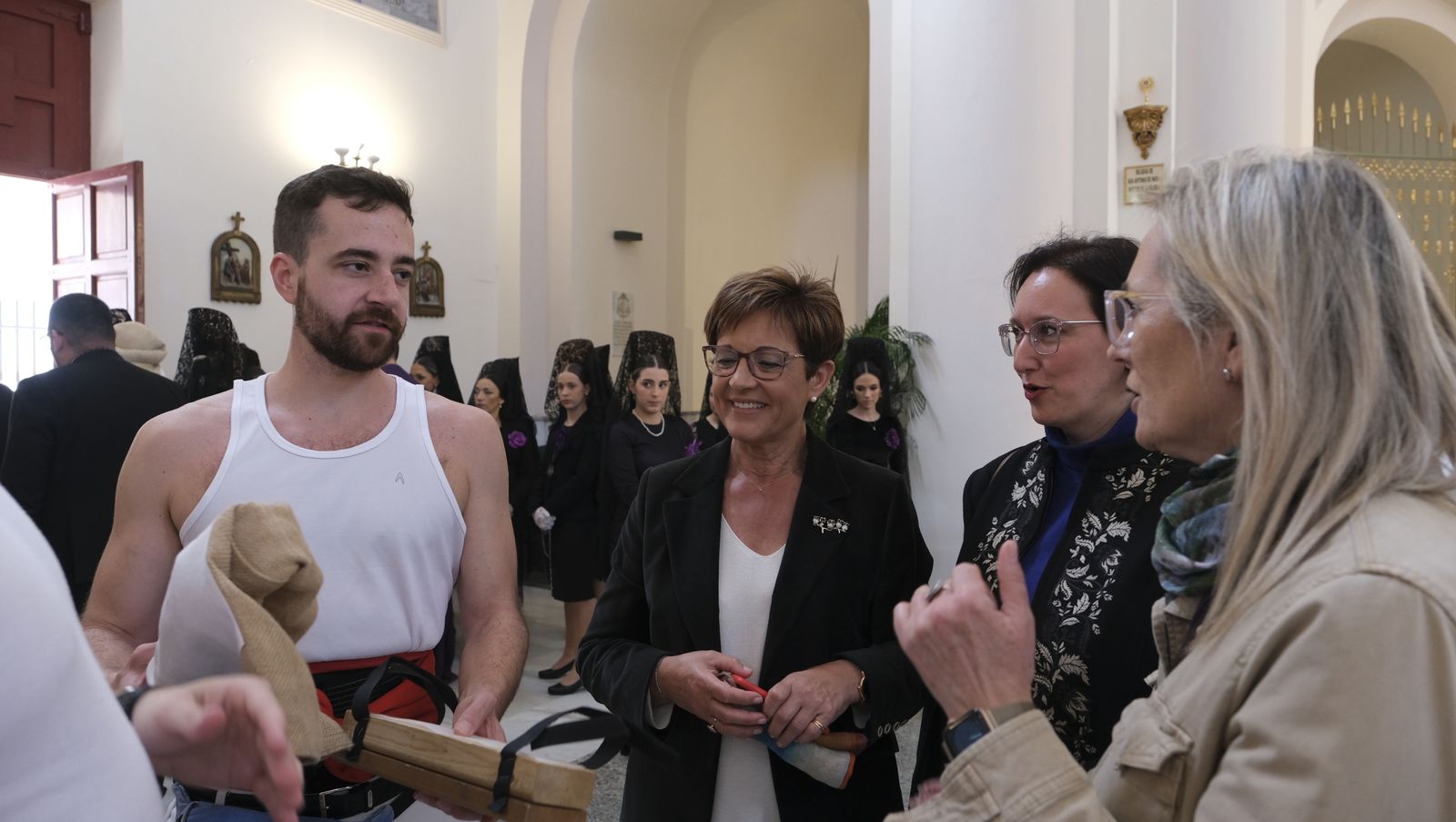 La procesión del Encuentro por las calles de Almería, en imágenes