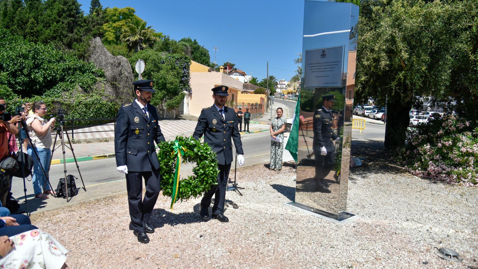 Fotos del homenaje en Los Barrios en recuerdo a las víctimas de la Covid-19