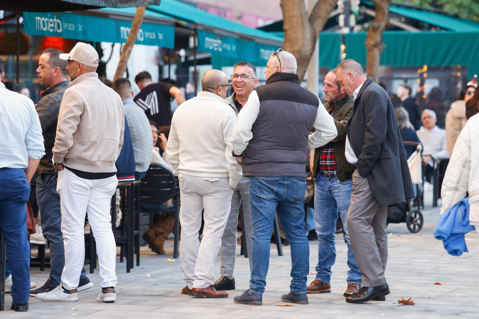 Búscate en las fotos del tardeo en el Día de la Constitución en Algeciras