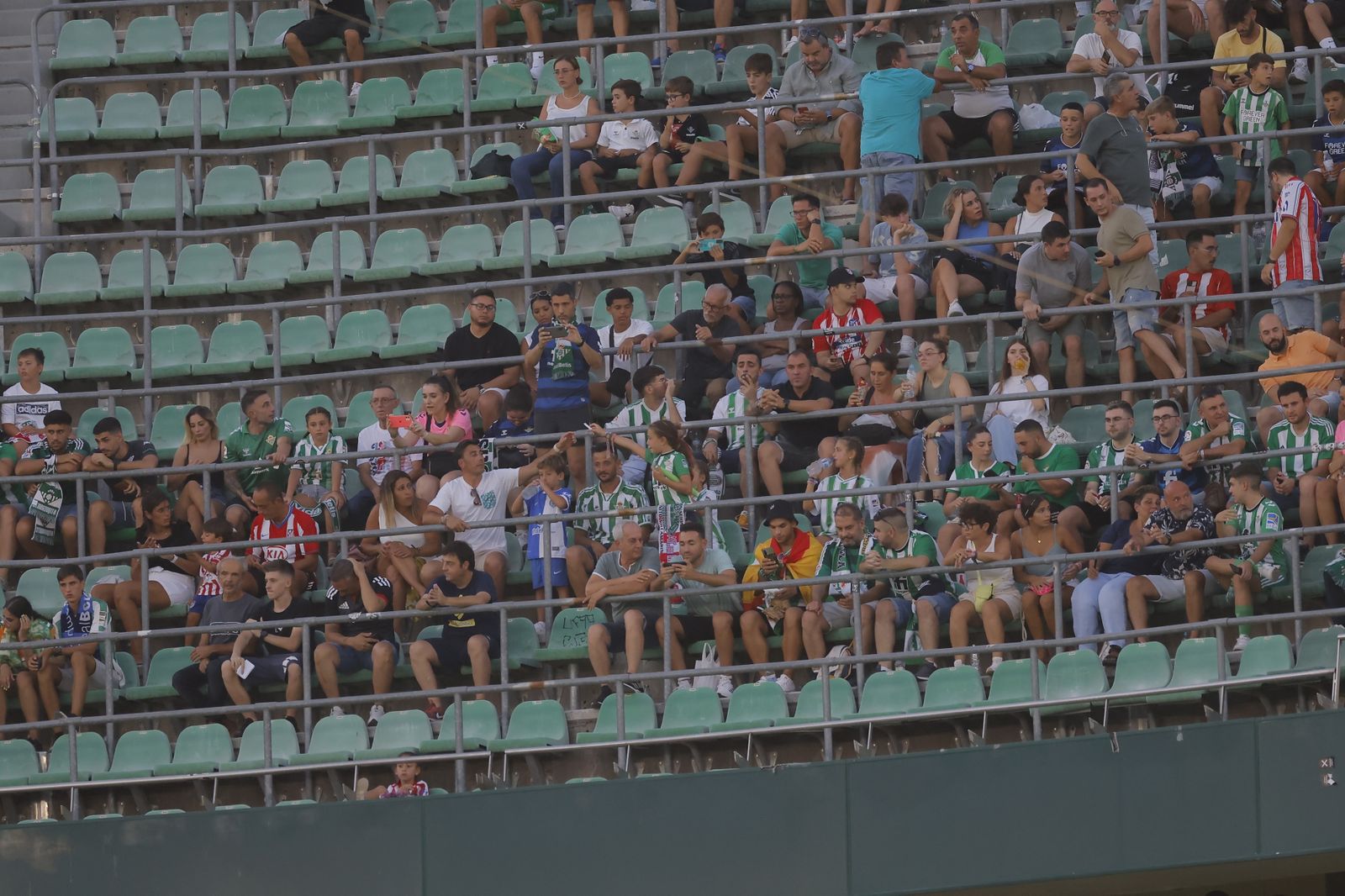 Búscate en las fotos del Betis-Atlético de Madrid